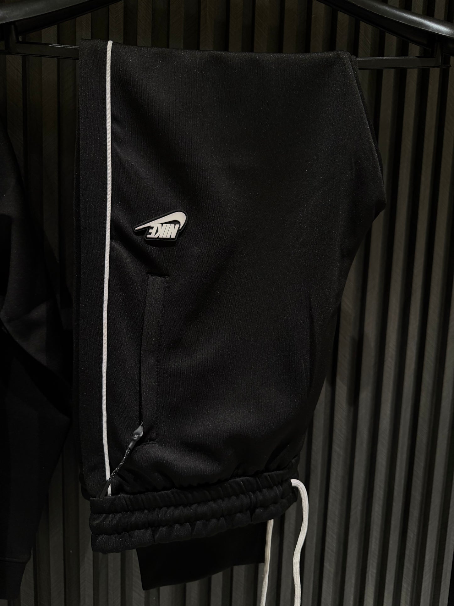 NIKE TRACKSUIT