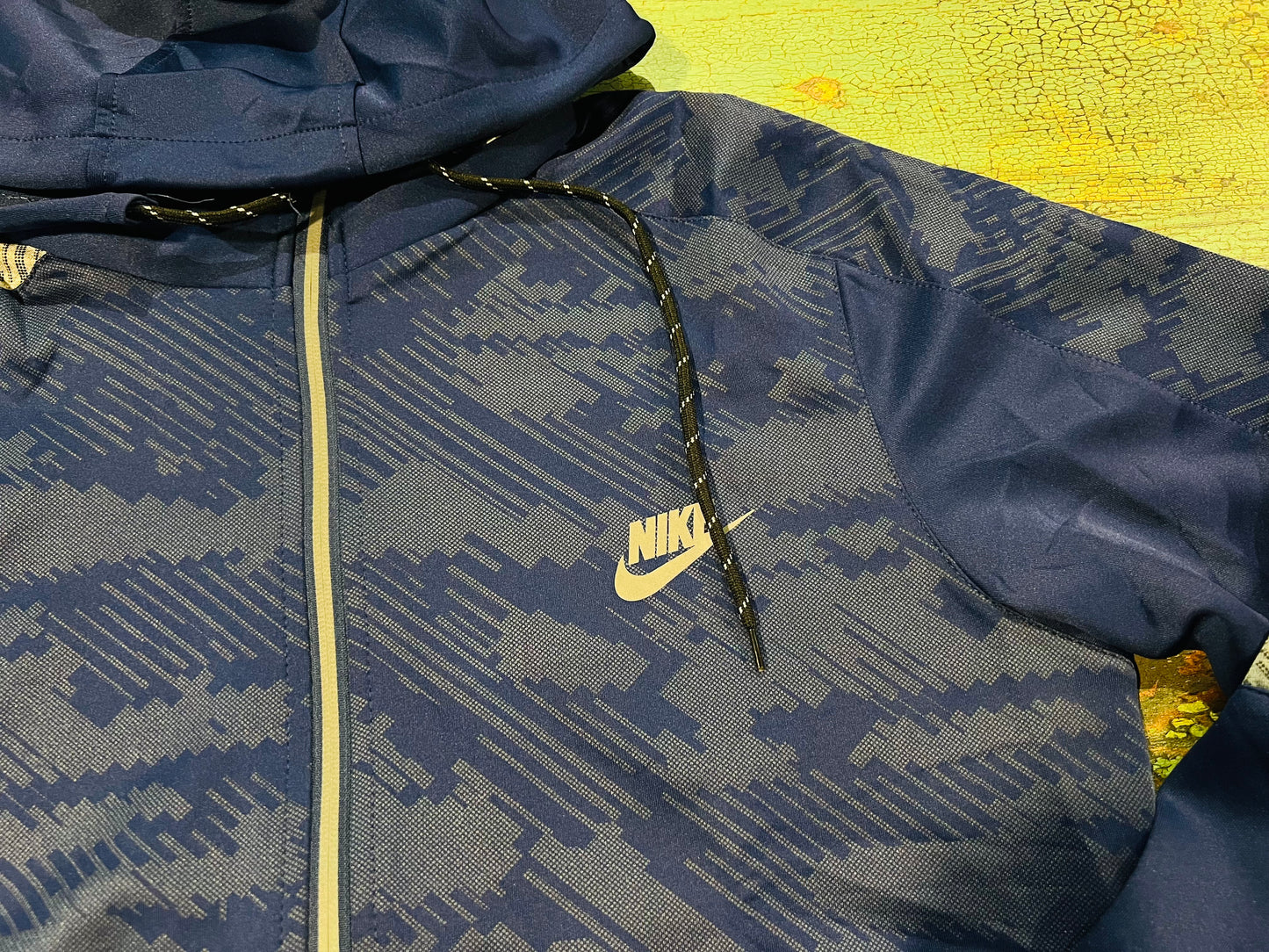 NIKE TRACKSUIT