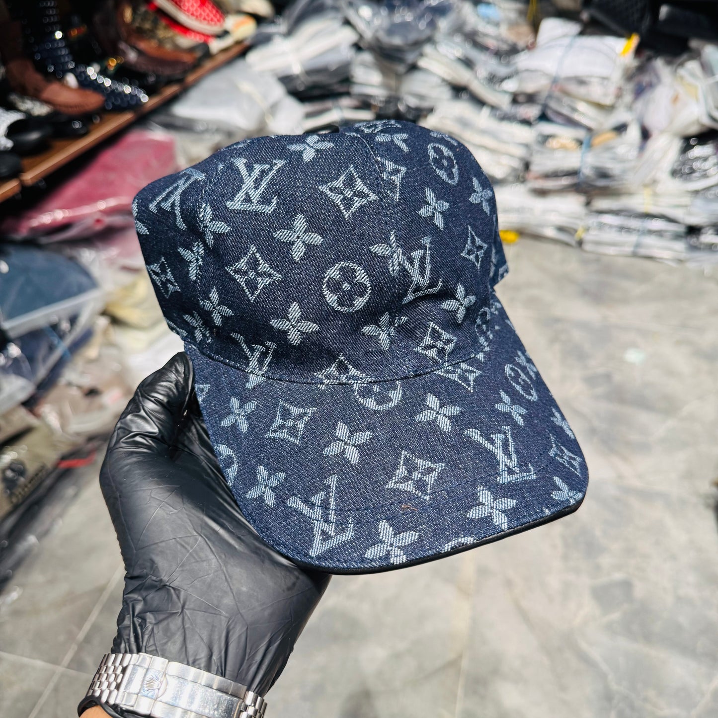 LV CAP
