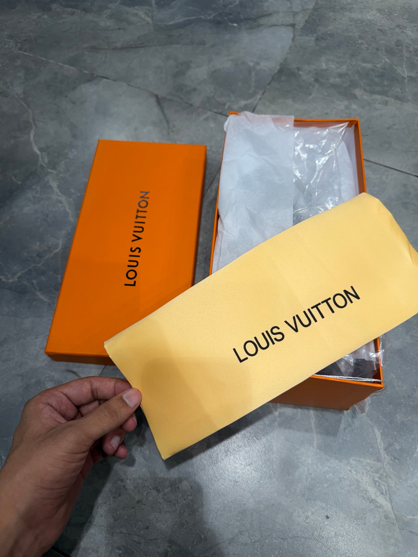 LV HIGH GRADE SLIPPER