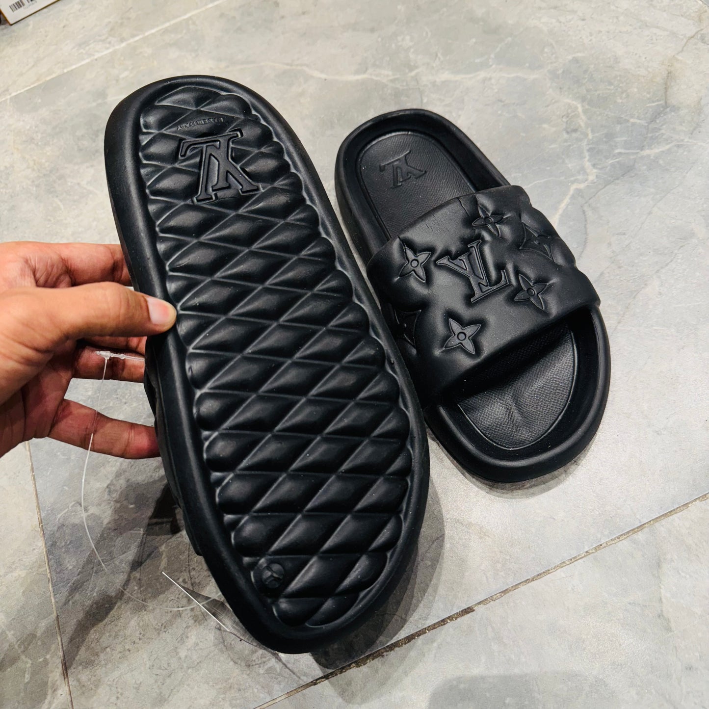 LV SLIPPER