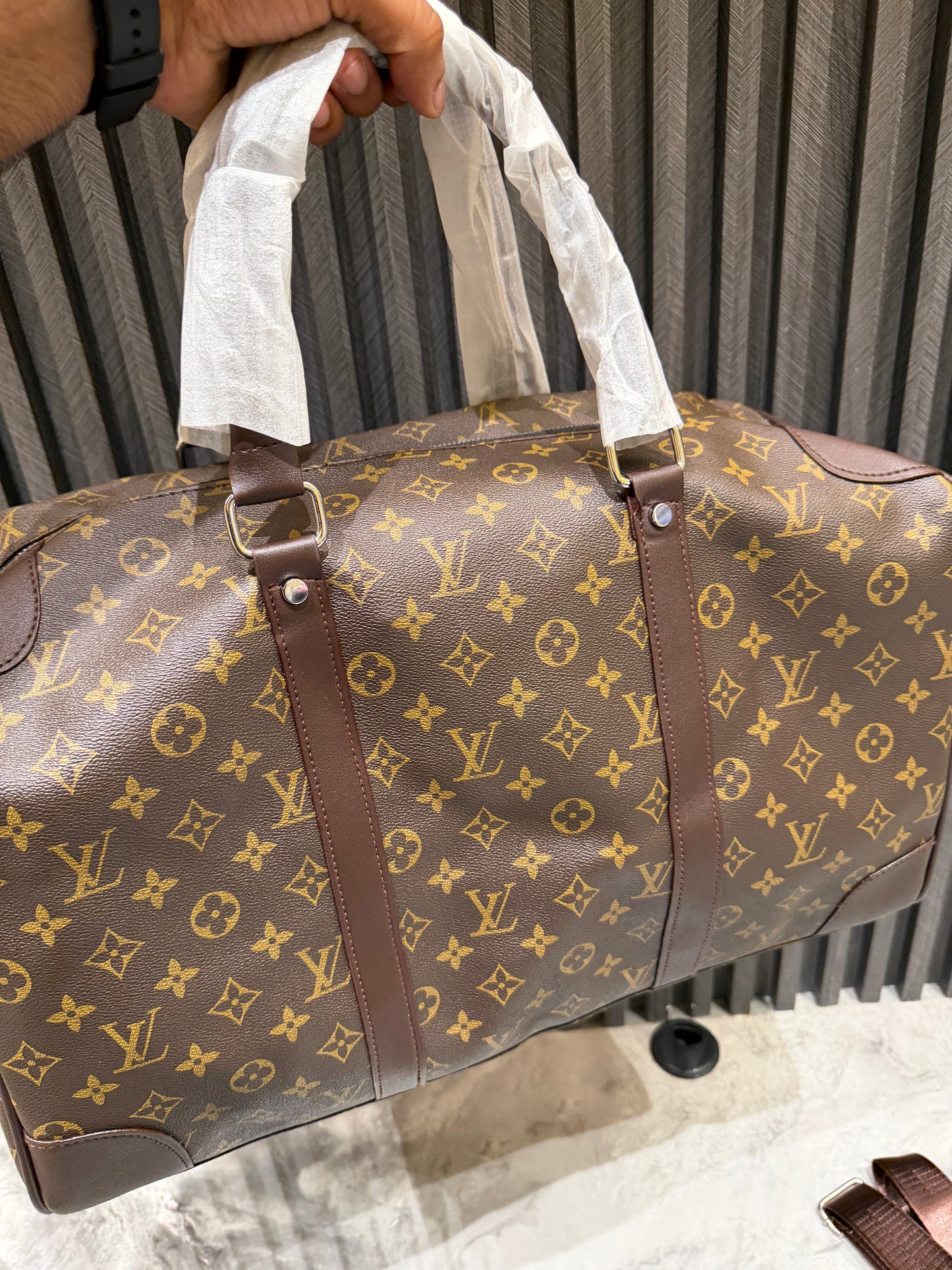 LV LUGGAGE