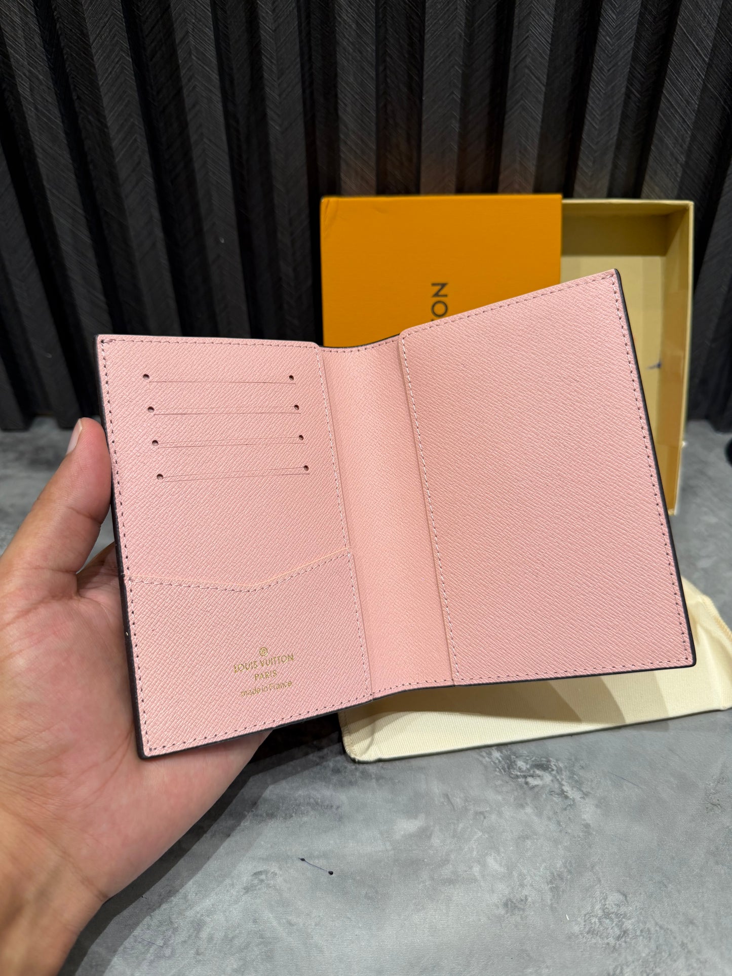 LV WALLET 1.1 GRADE