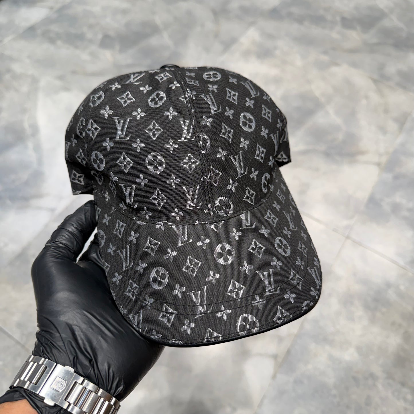 LV CAP