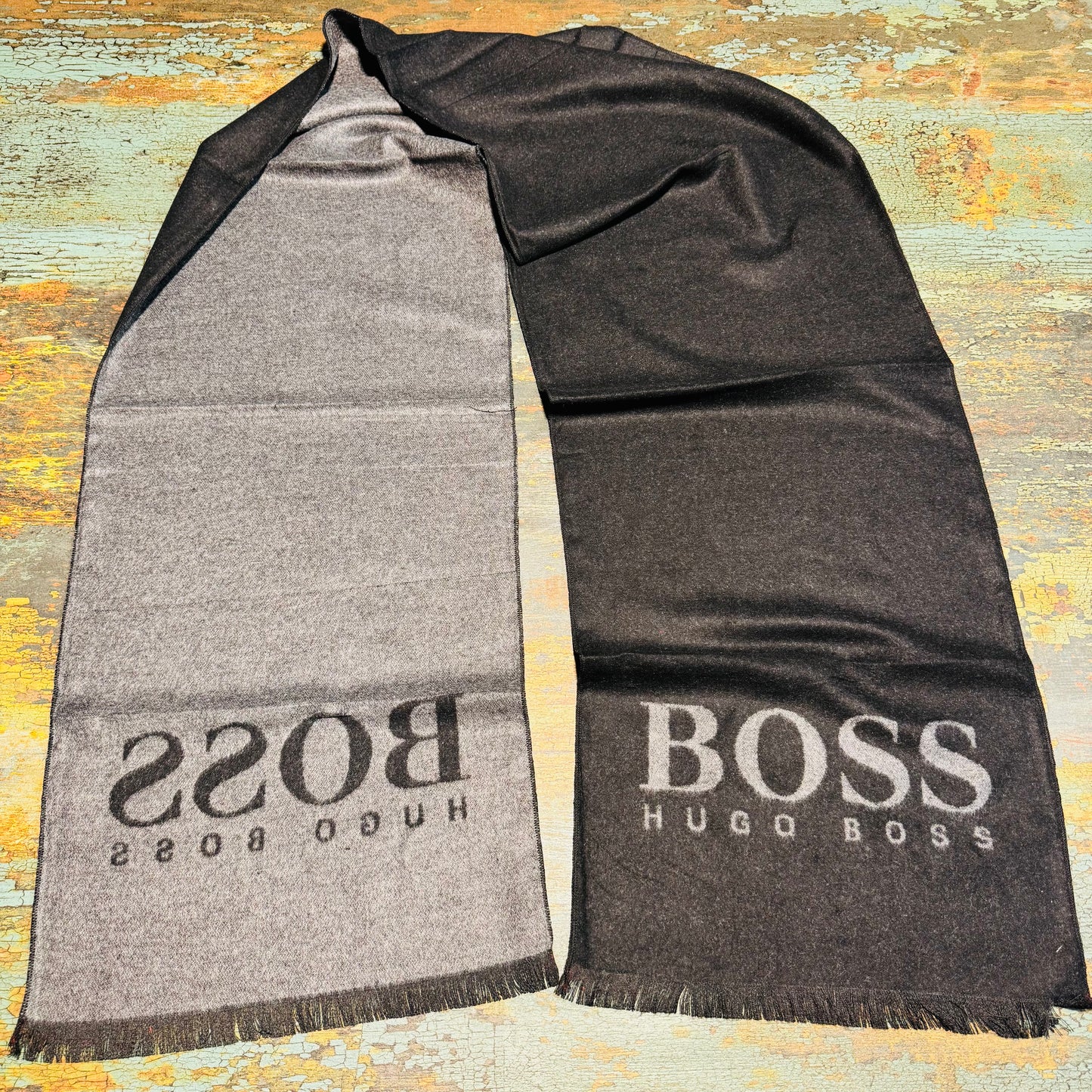 BOSS SCARF