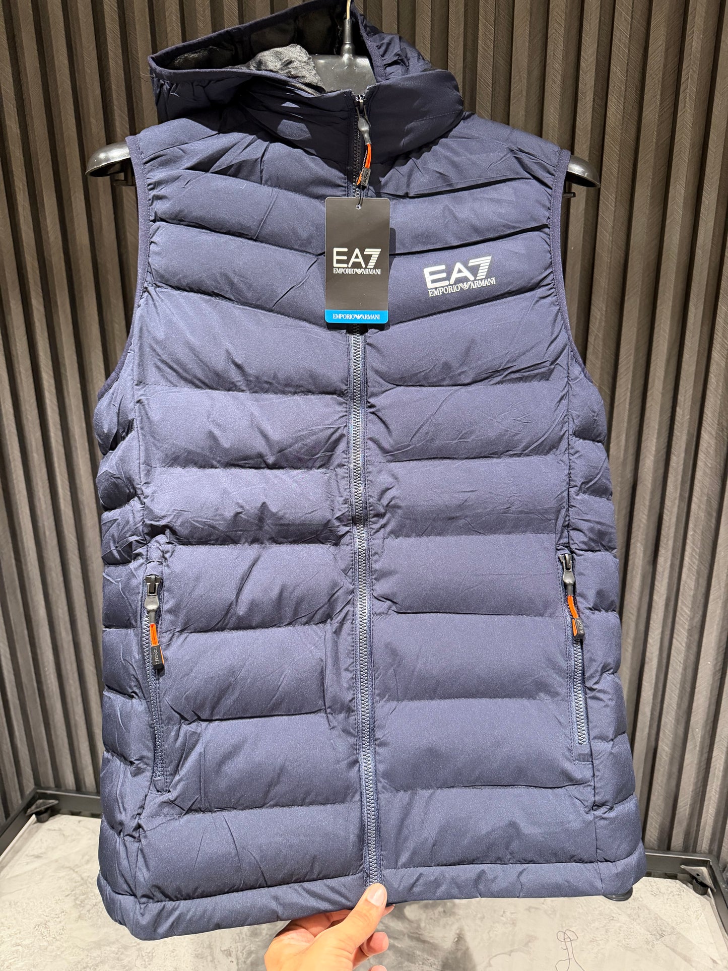ARMANI SLEEVLESS JACKET