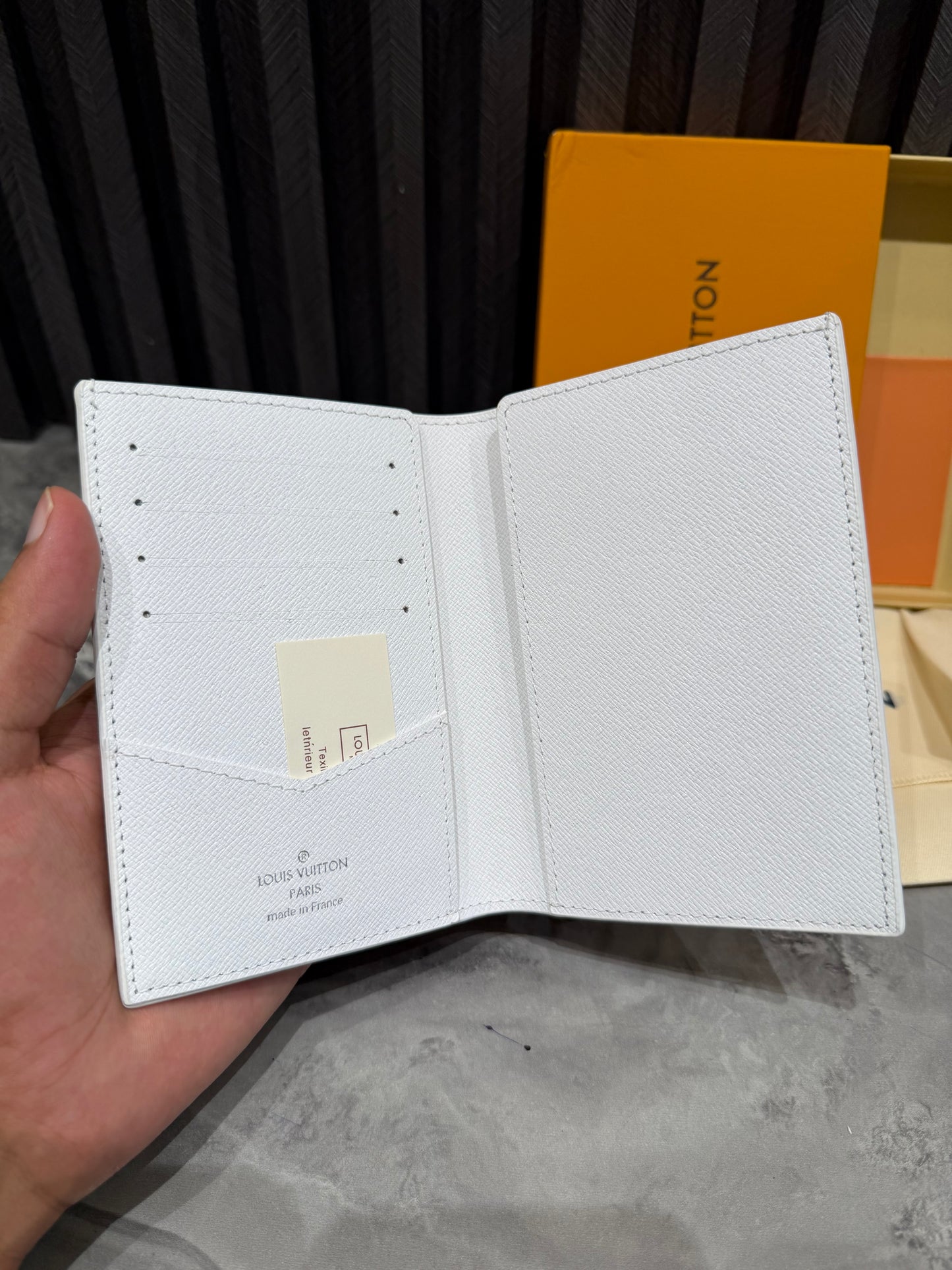 LV WALLET 1.1 GRADE