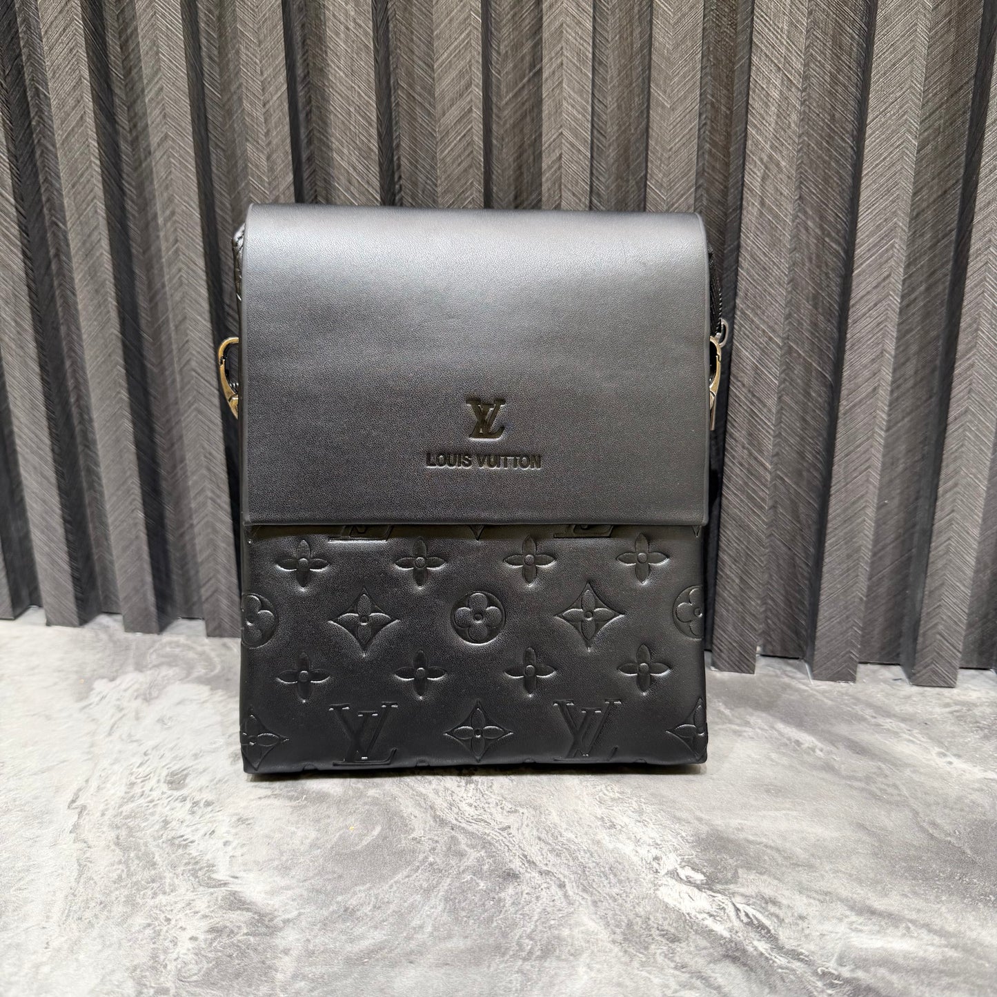 LV SIDE BAG