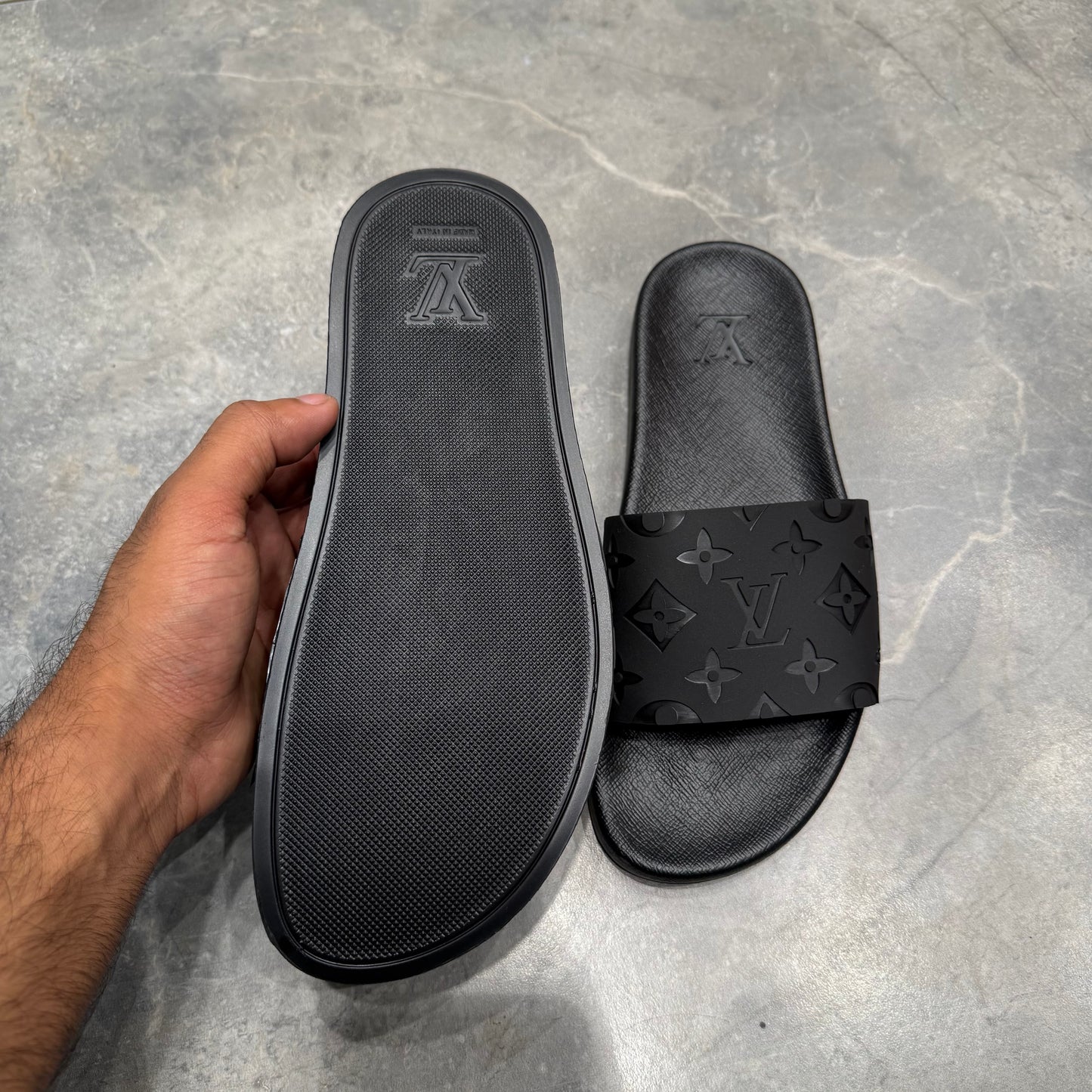 LV SLIPPER