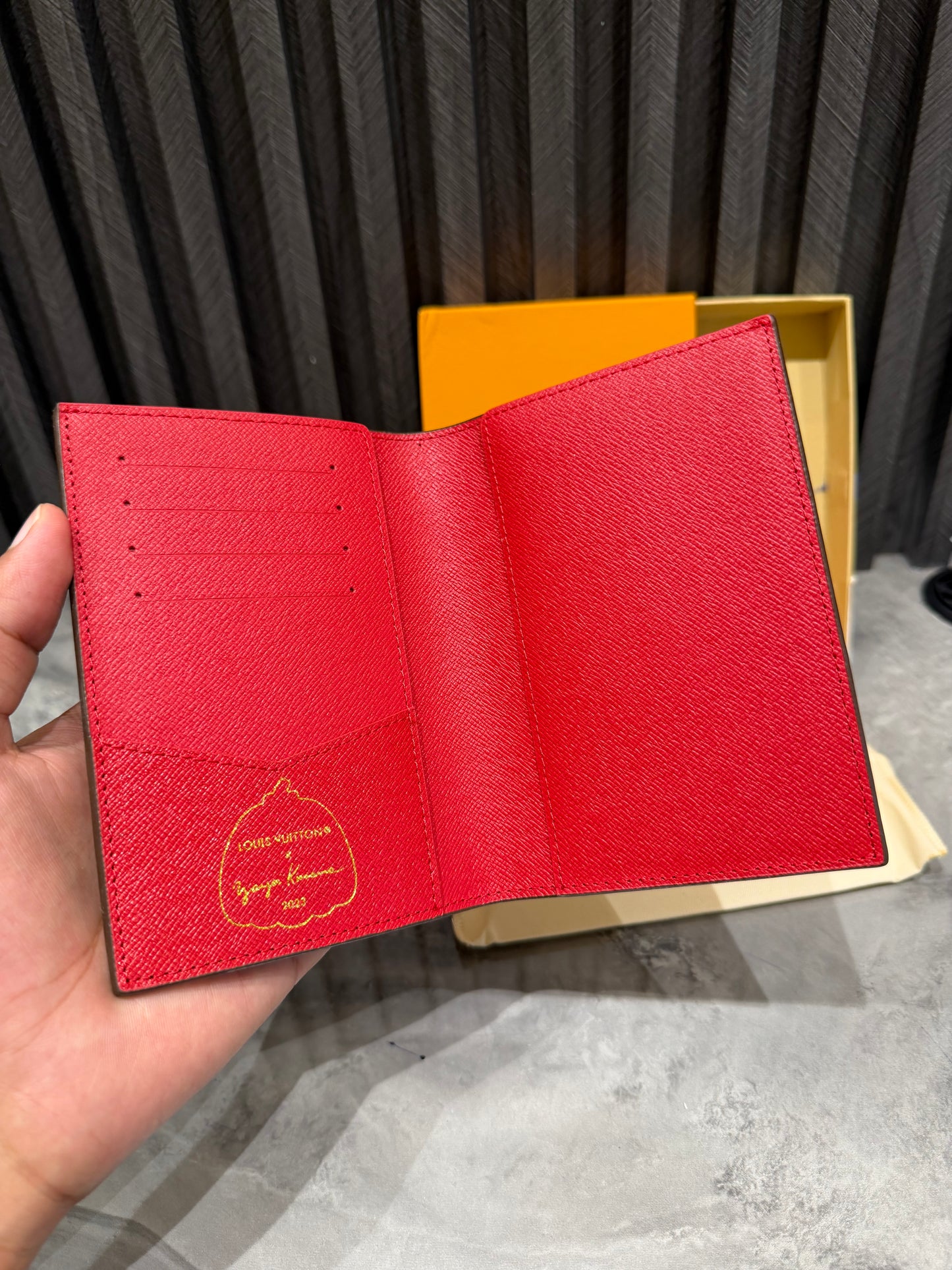 LV WALLET 1.1 GRADE