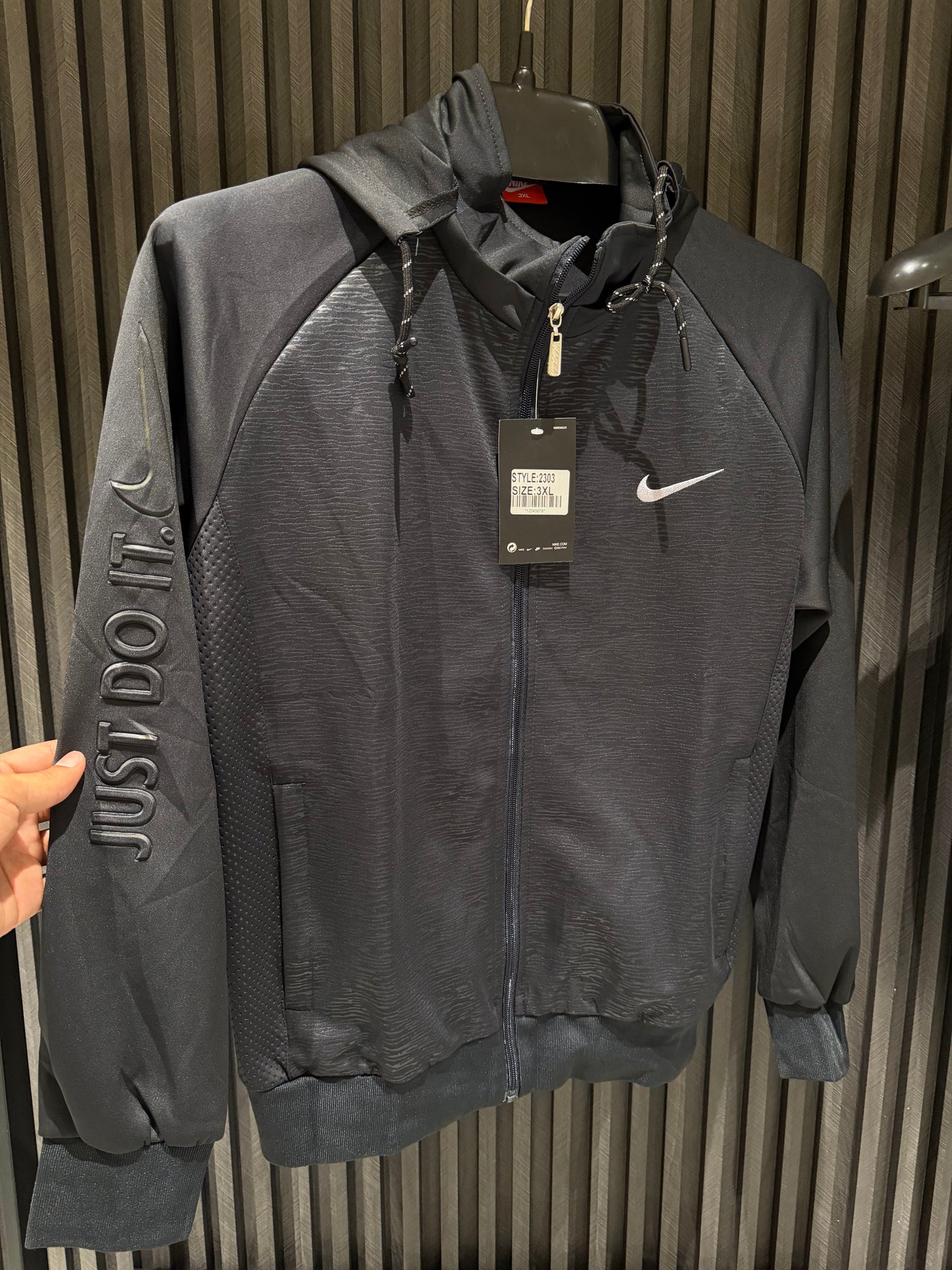 NIKE TRACKSUIT