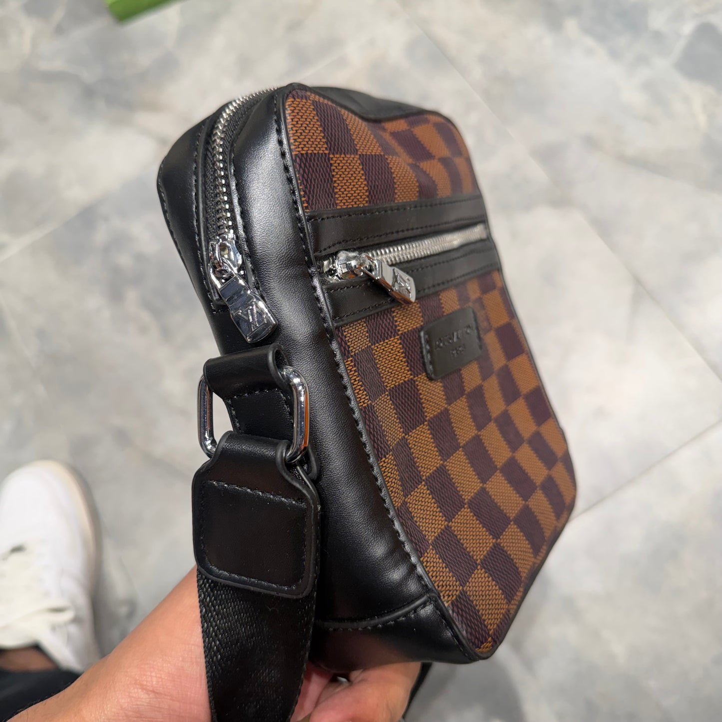 LV SIDE BAG