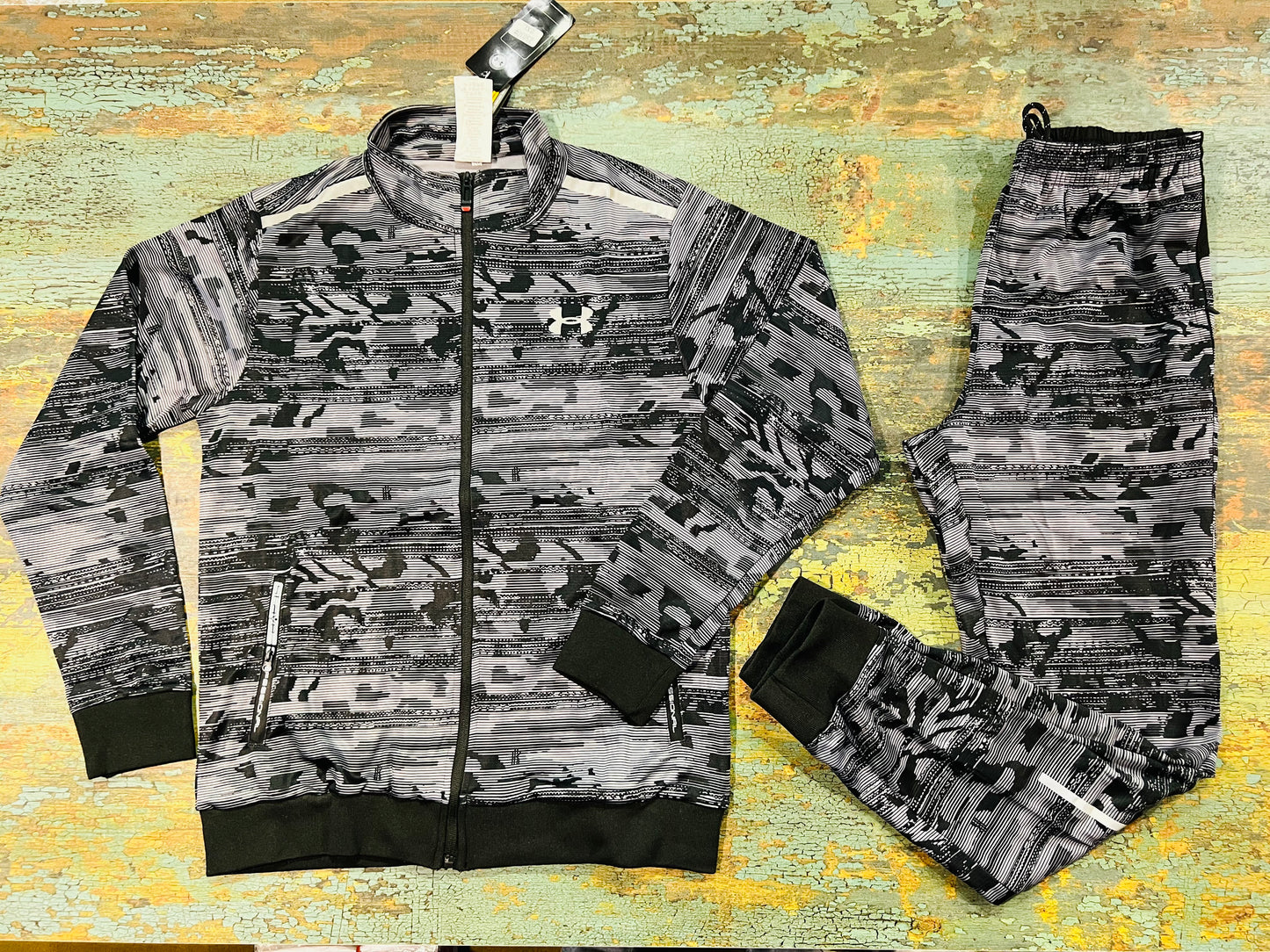 UNDER ARMOUR TRACKSUIT