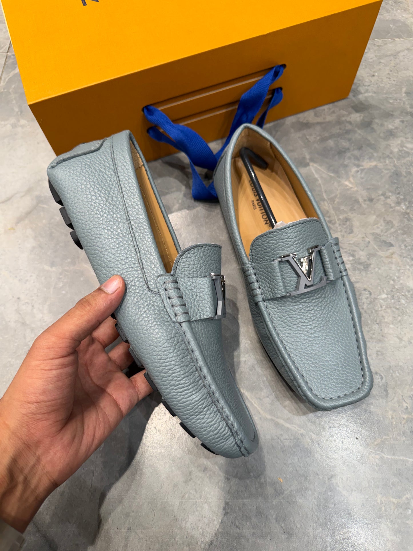 LV SHOES