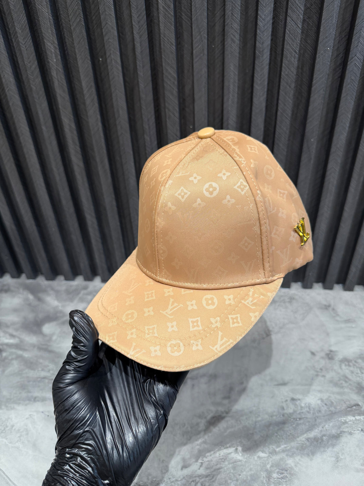 LV CAP