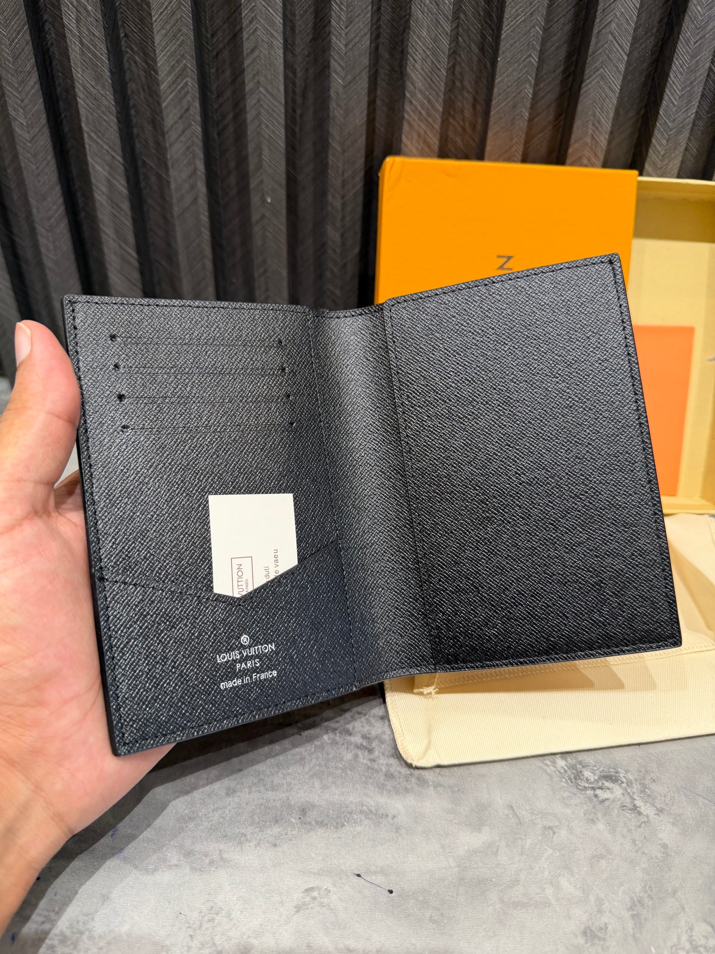 LV WALLET 1.1 GRADE