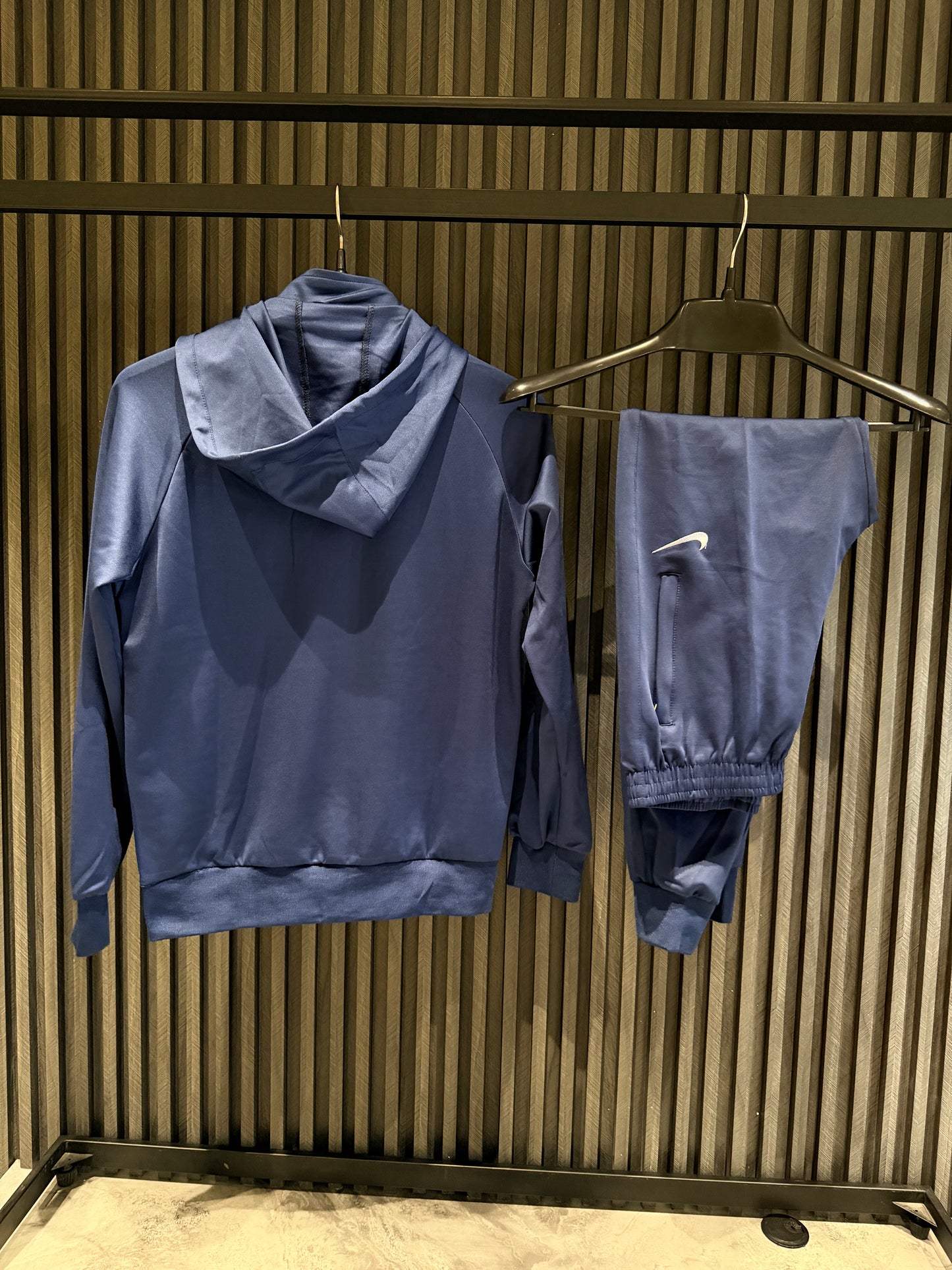 NIKE TRACKSUIT