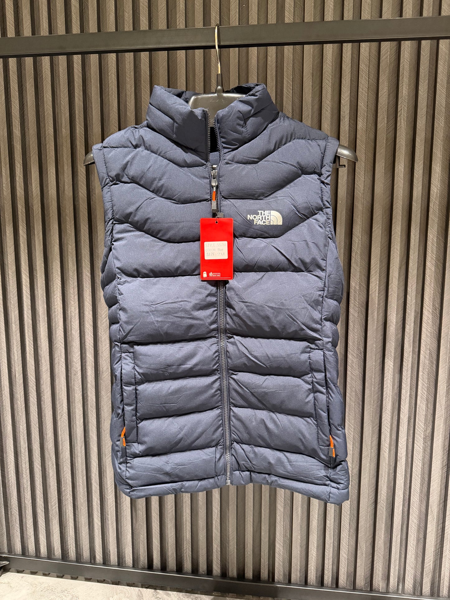 NORTH FACE SLEEVLESS JACKET