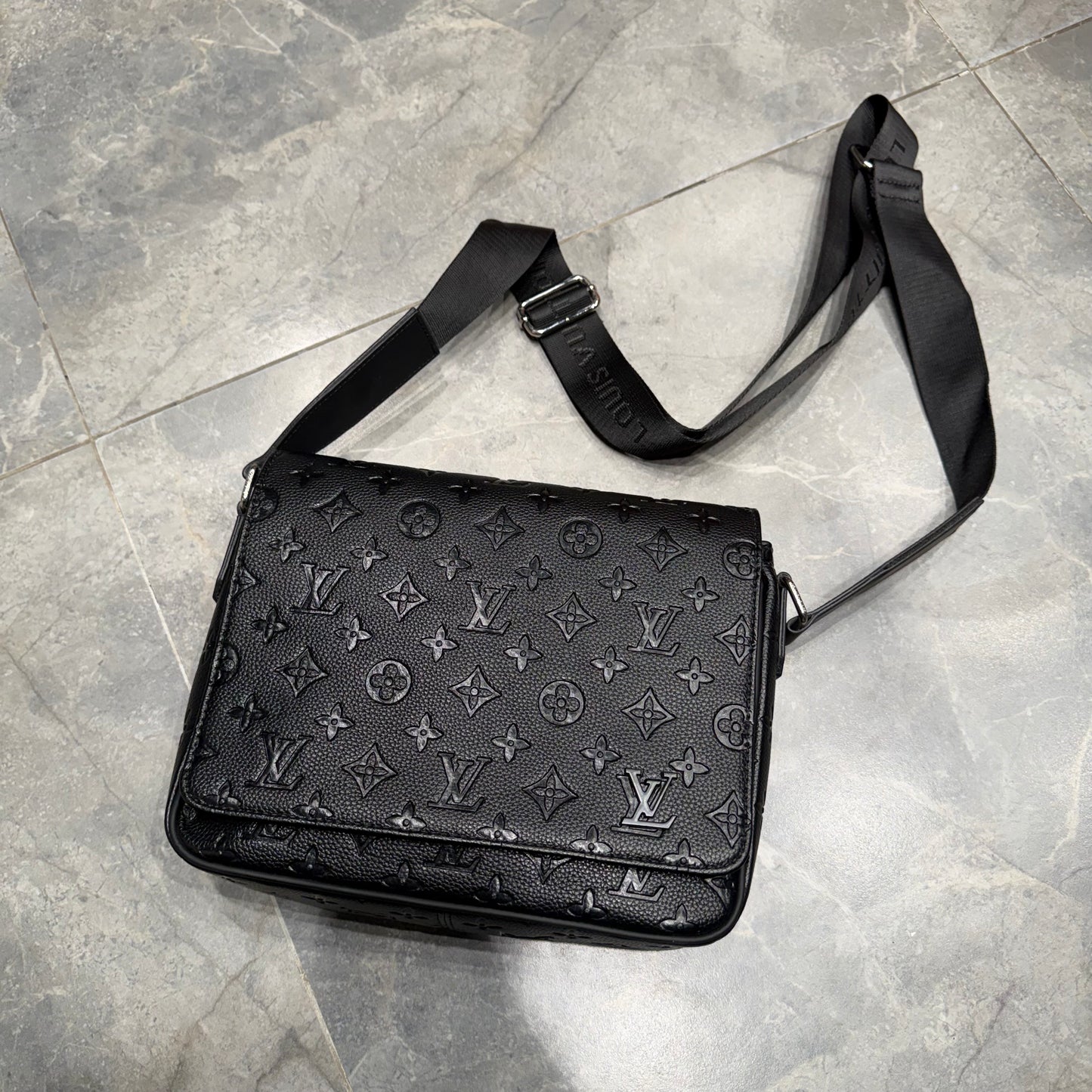 LV SIDE BAG