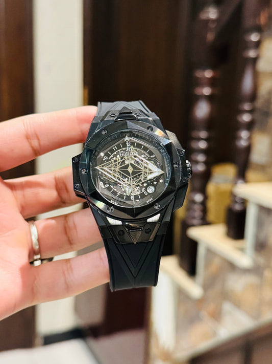 HUBLOT BIG BANG MASTER GRADE  FULL  SPHIRE  GLSSS