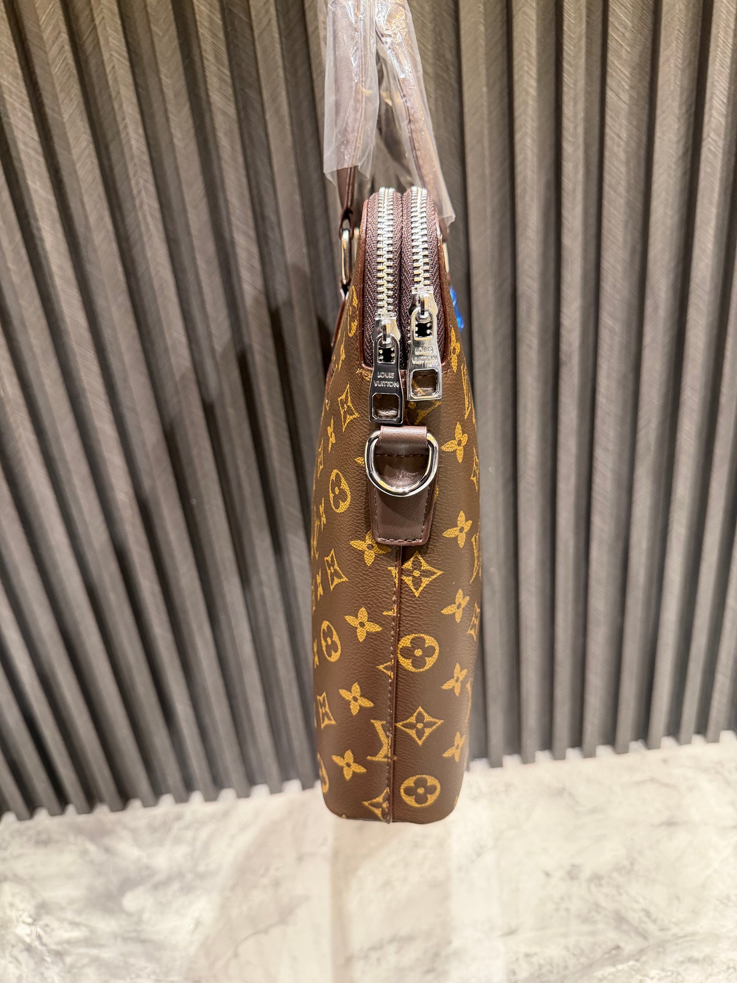 LV LAPTOP BAG