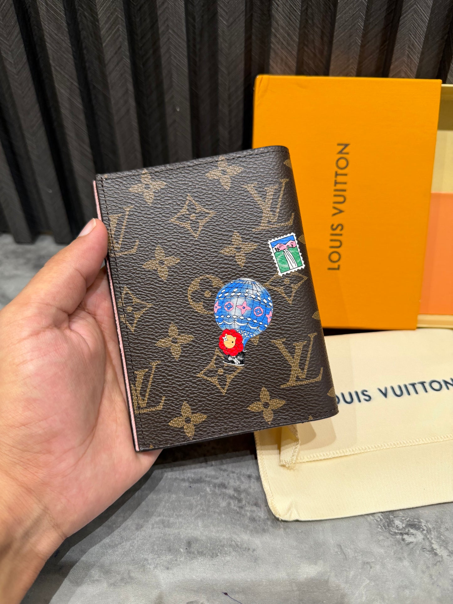 LV WALLET 1.1 GRADE