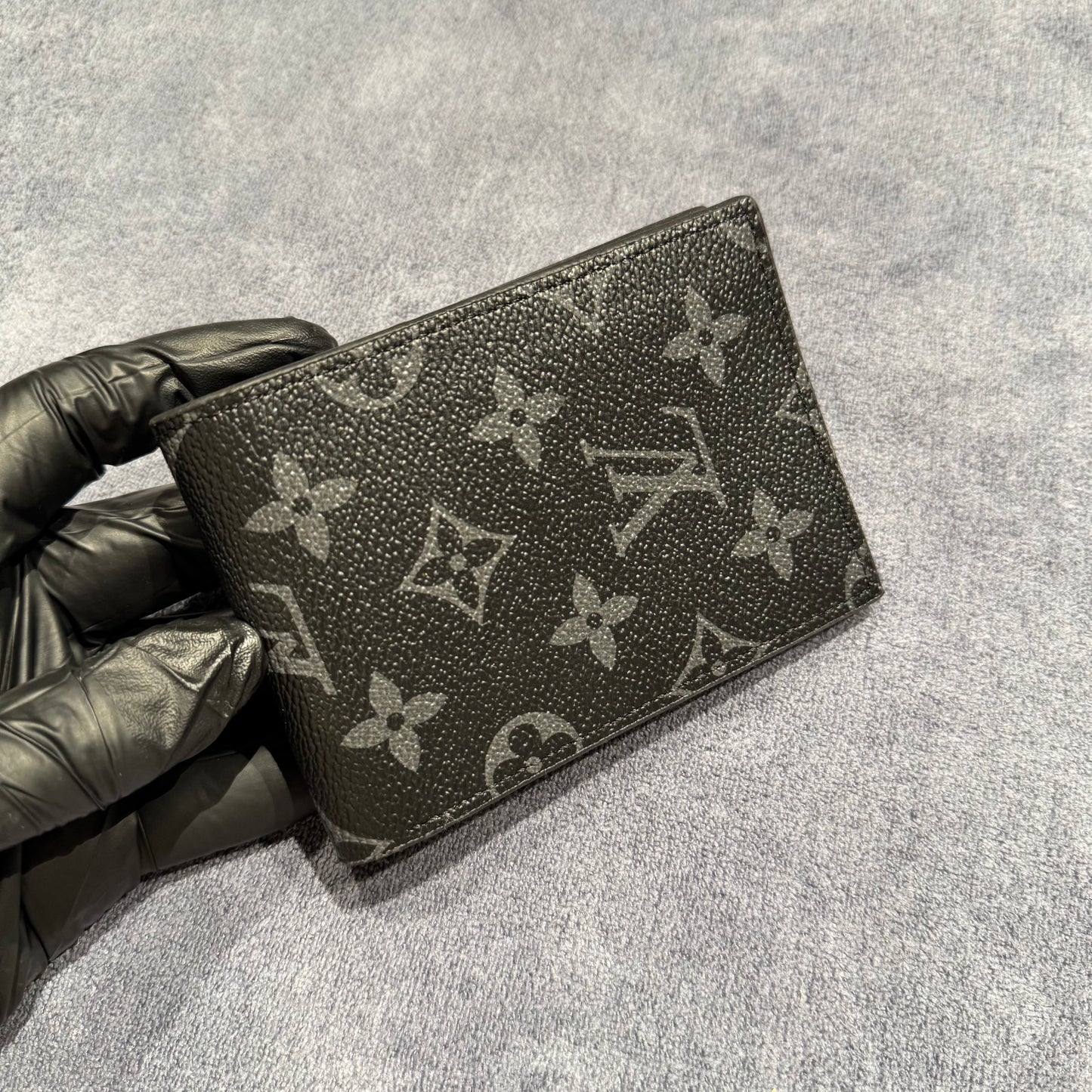LV WALLET