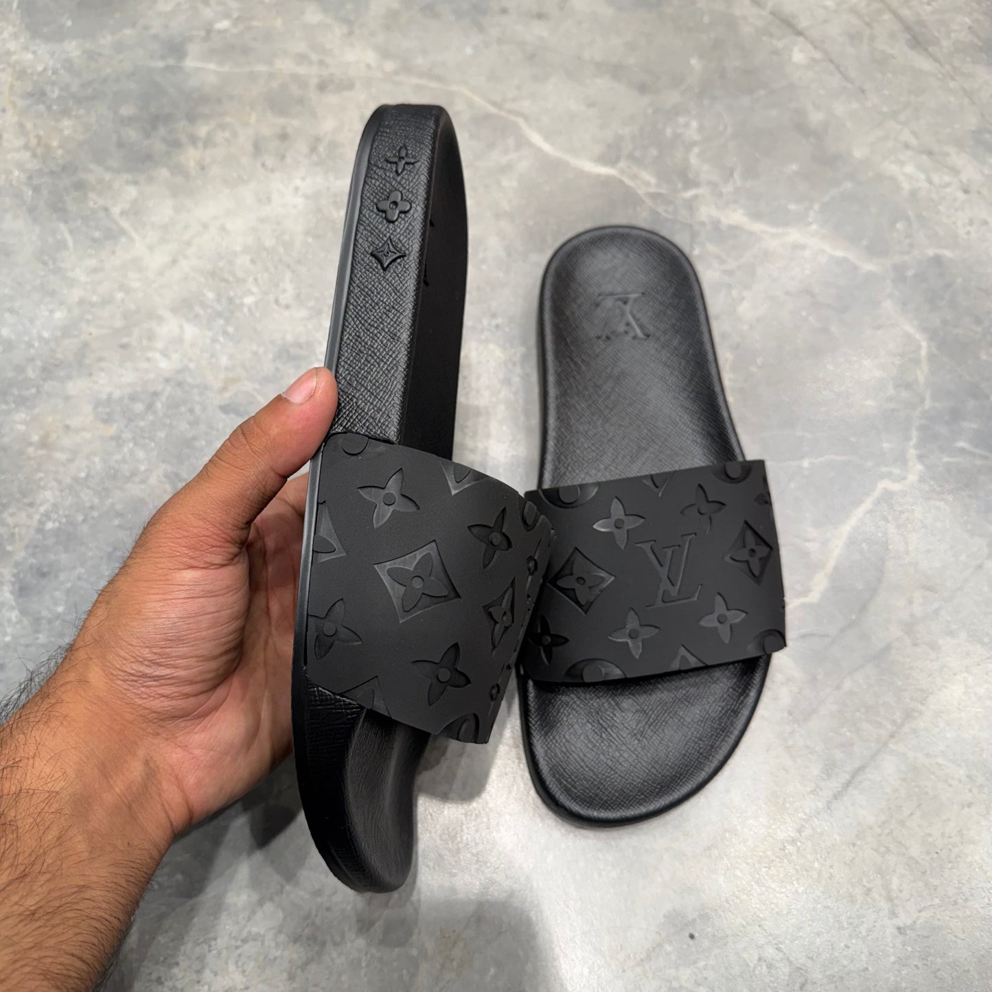 LV SLIPPER