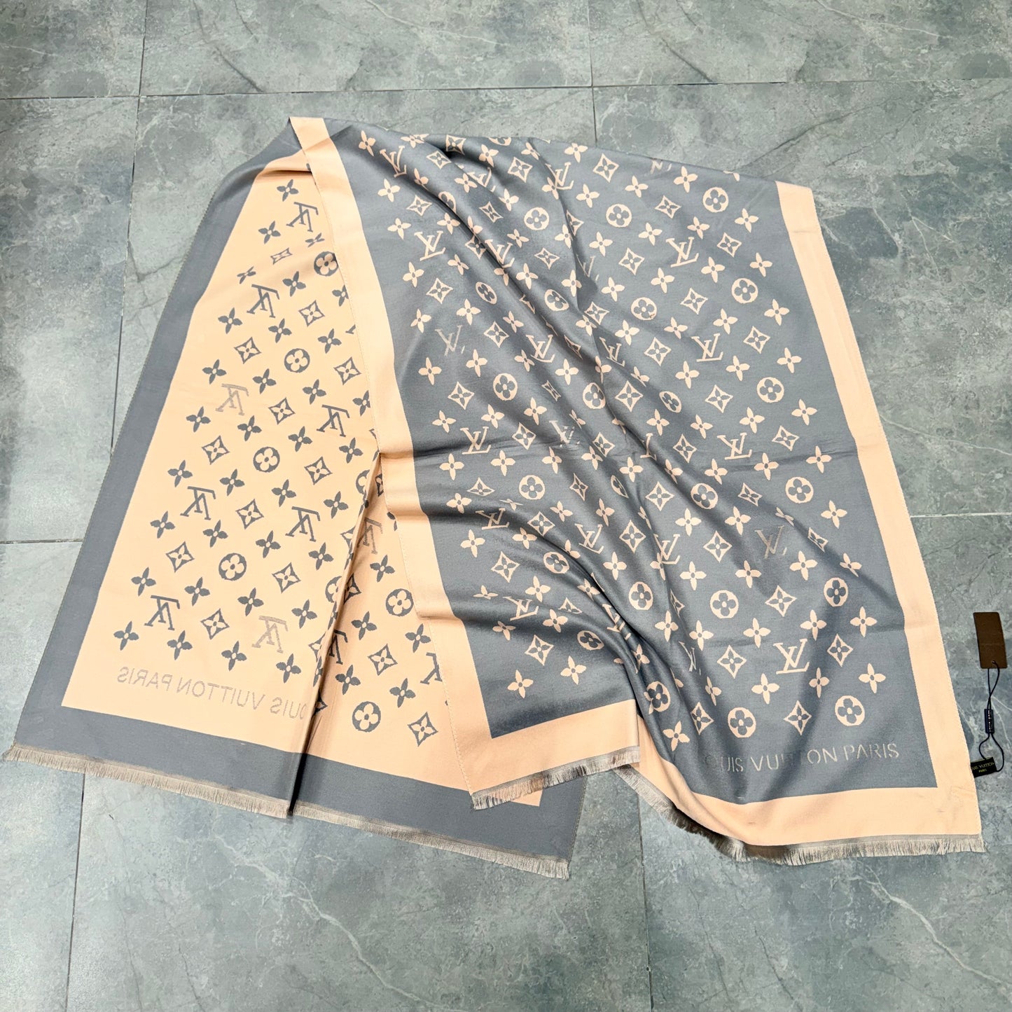 LV SCARF