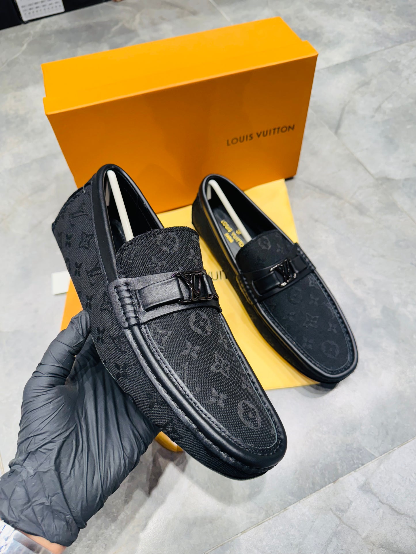 LV SHOES