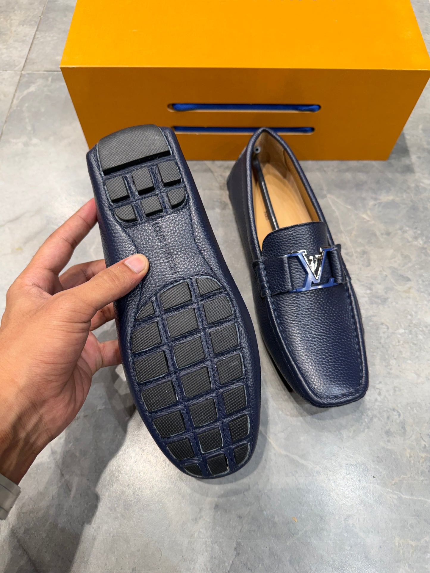 LV SHOES