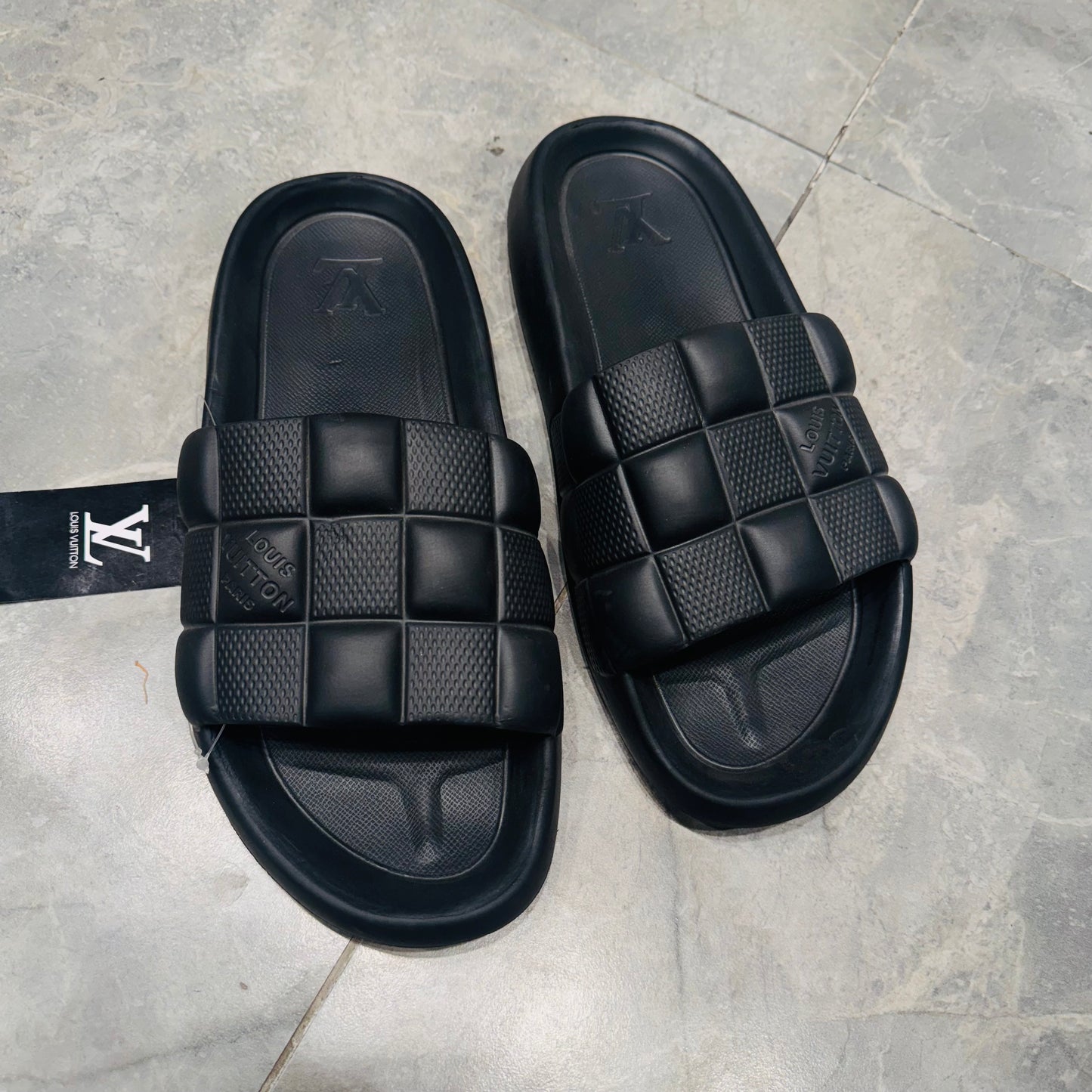 LV SLIPPER