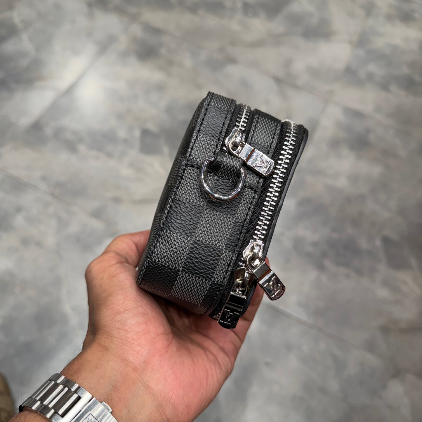 LV SIDE BAG