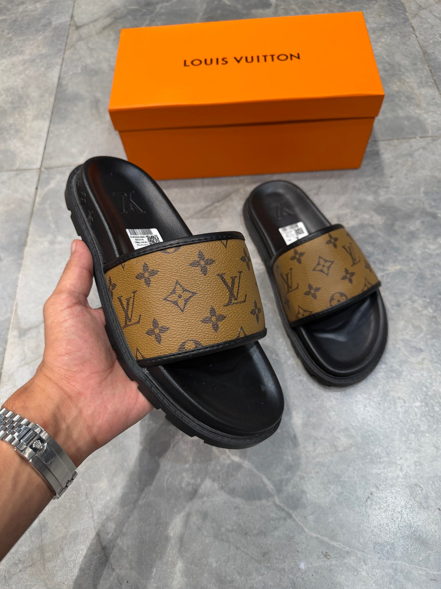 LV HIGH GRADE SLIPPER