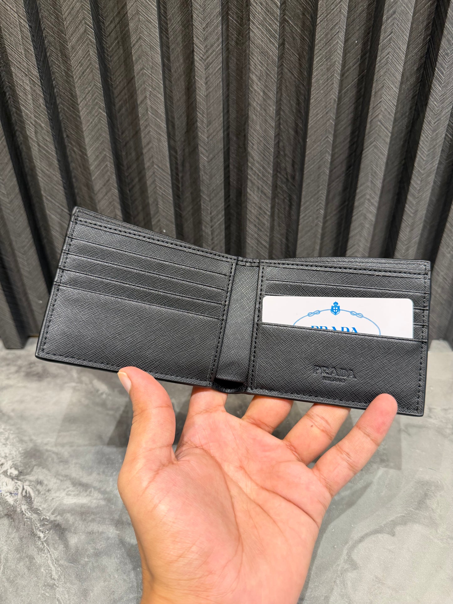 PRADA WALLET 1.1 GRADE