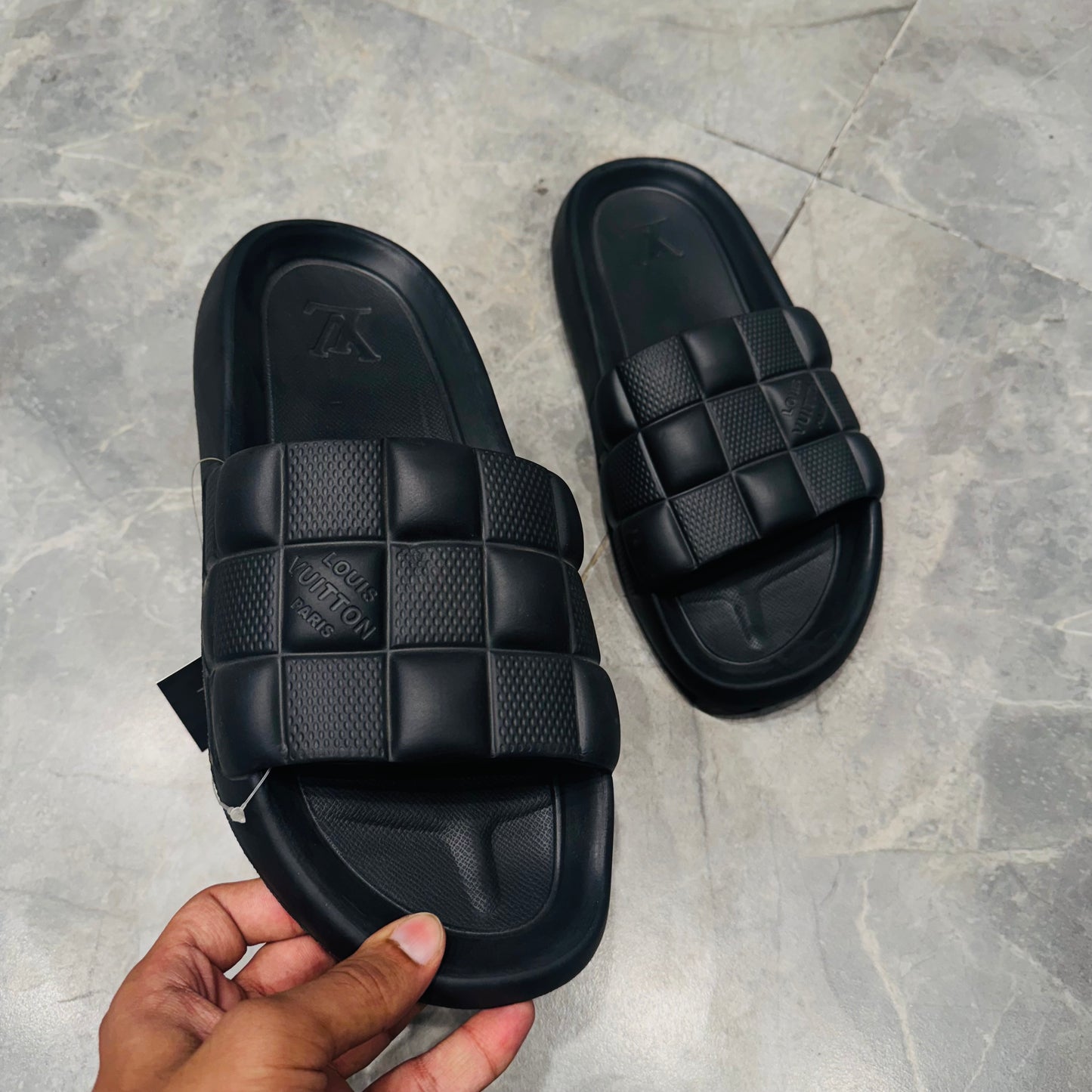 LV SLIPPER