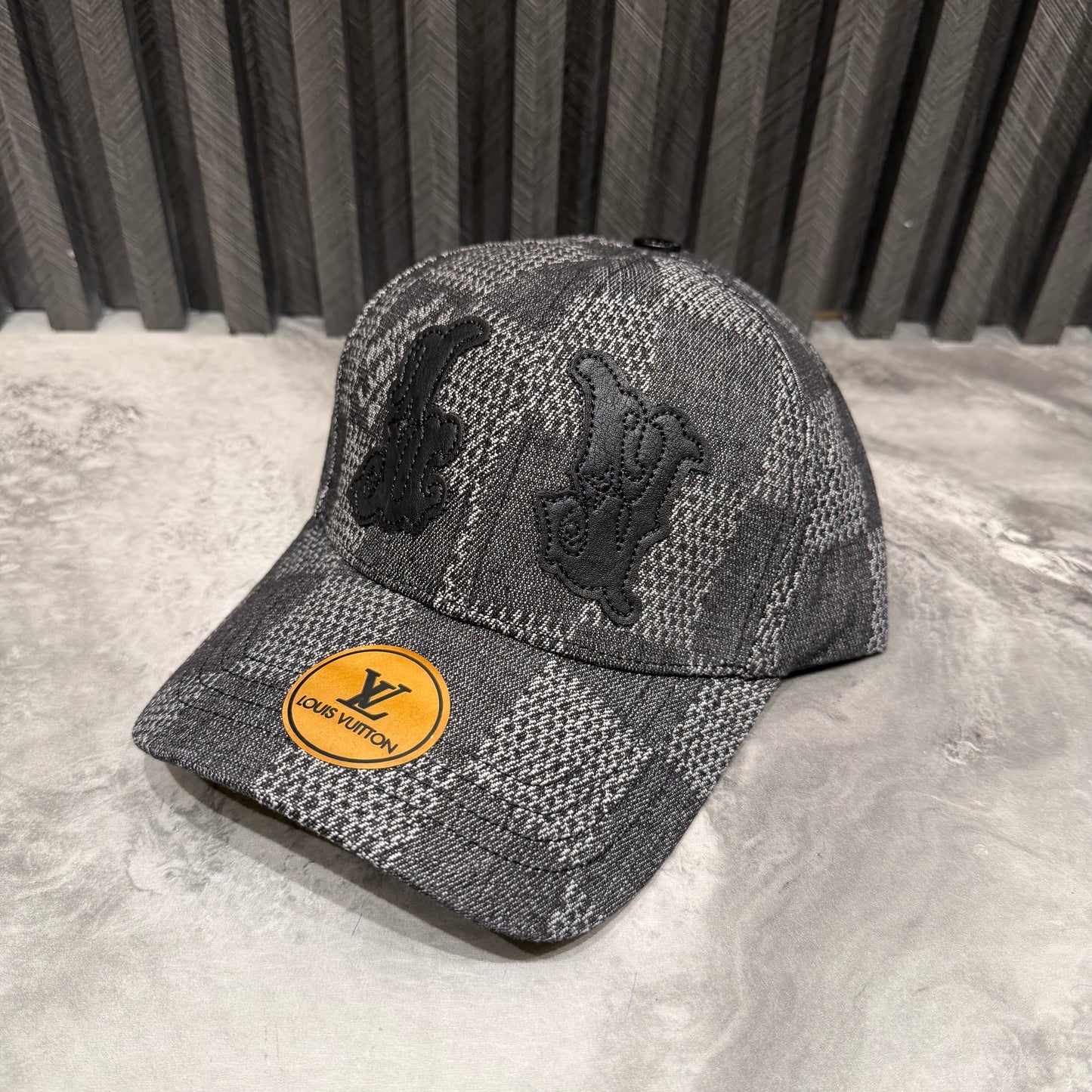 LV CAP