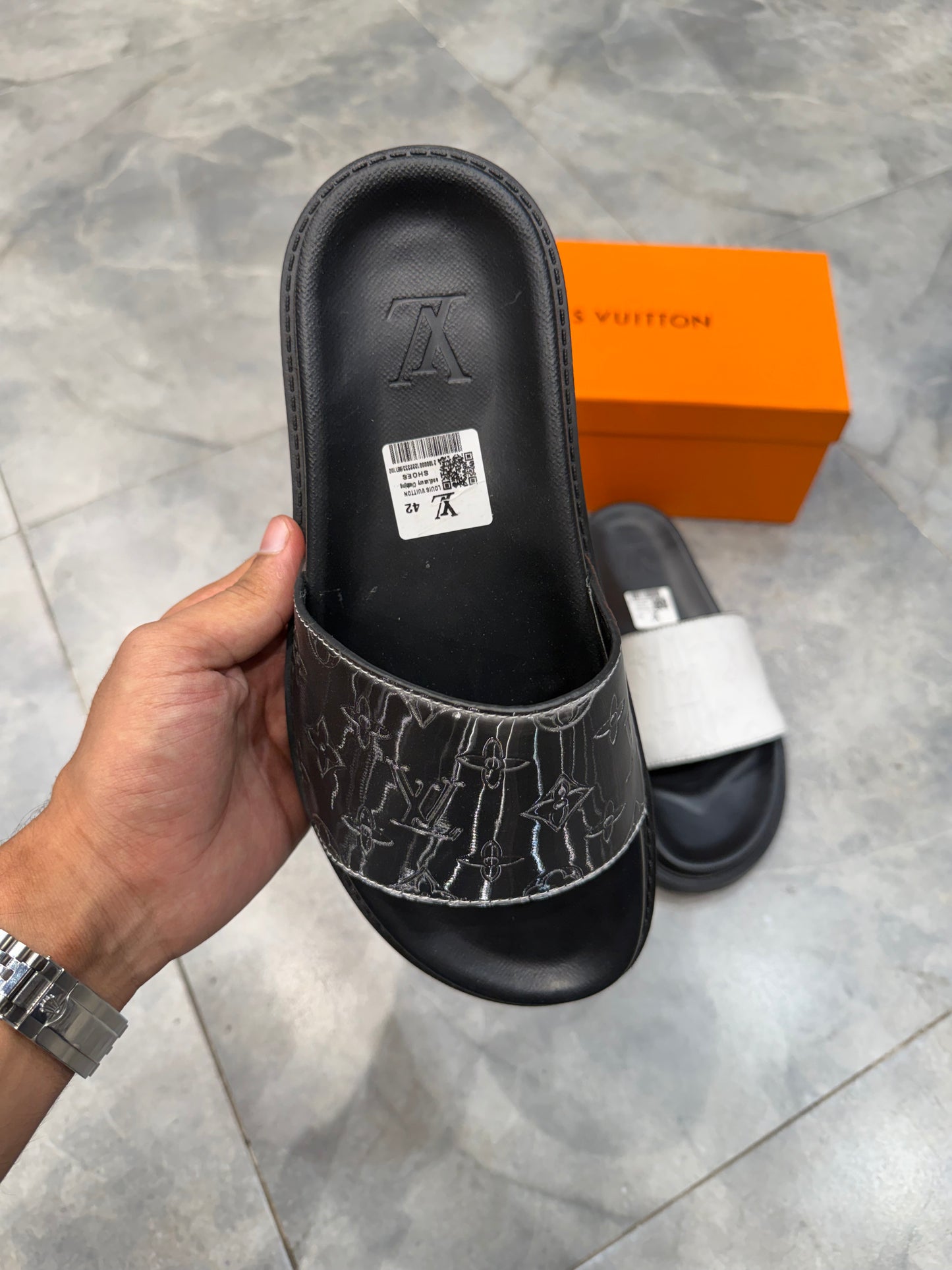 LV reflected HIGH GRADE SLIPPER