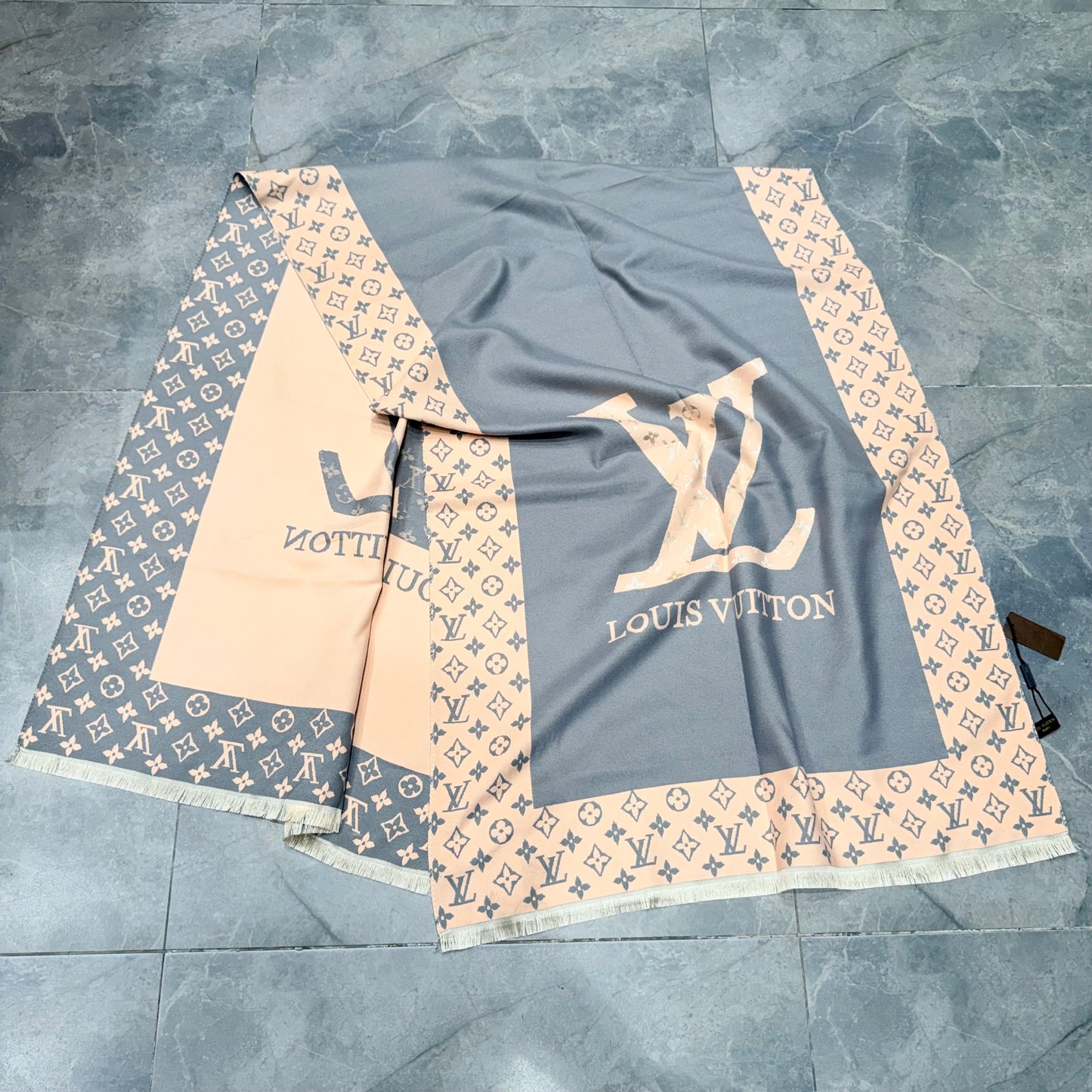 LV SCARF