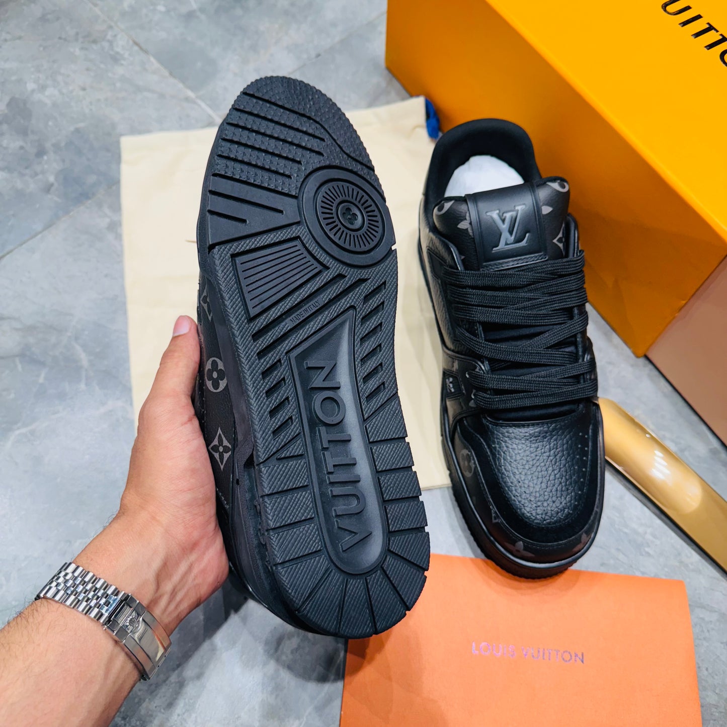 LV SHOES