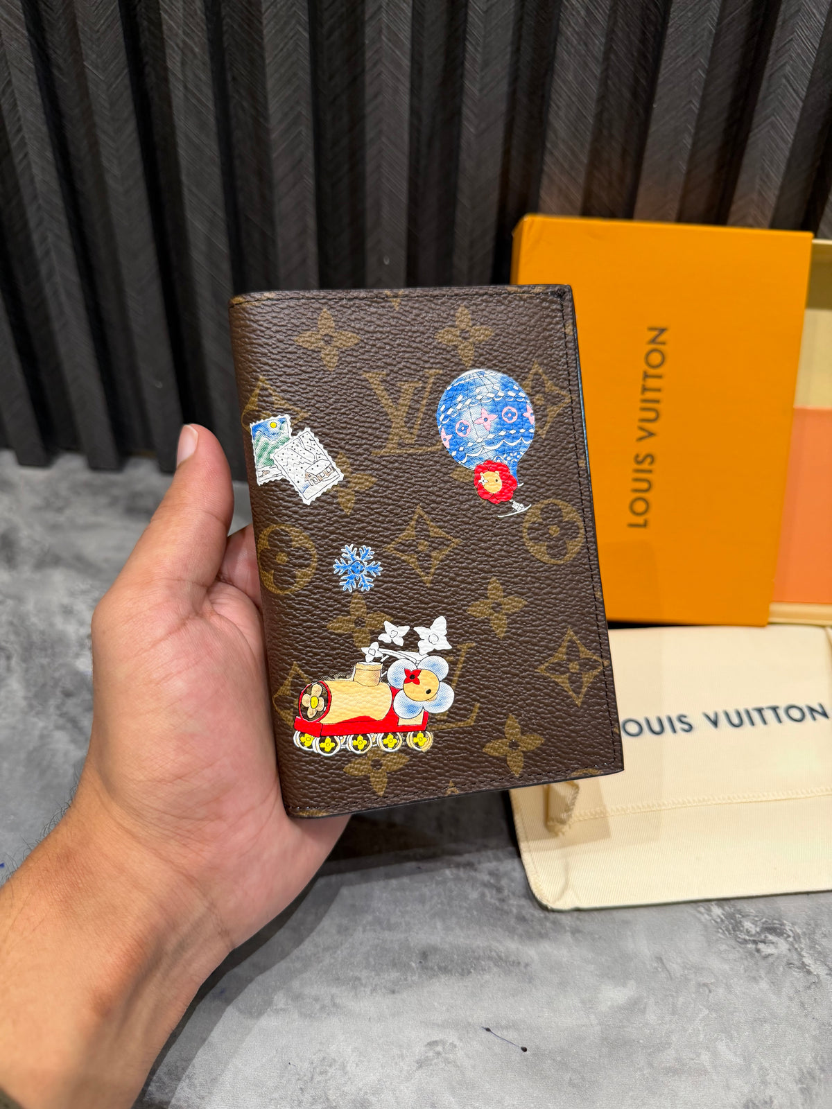 LV WALLET 1.1 GRADE