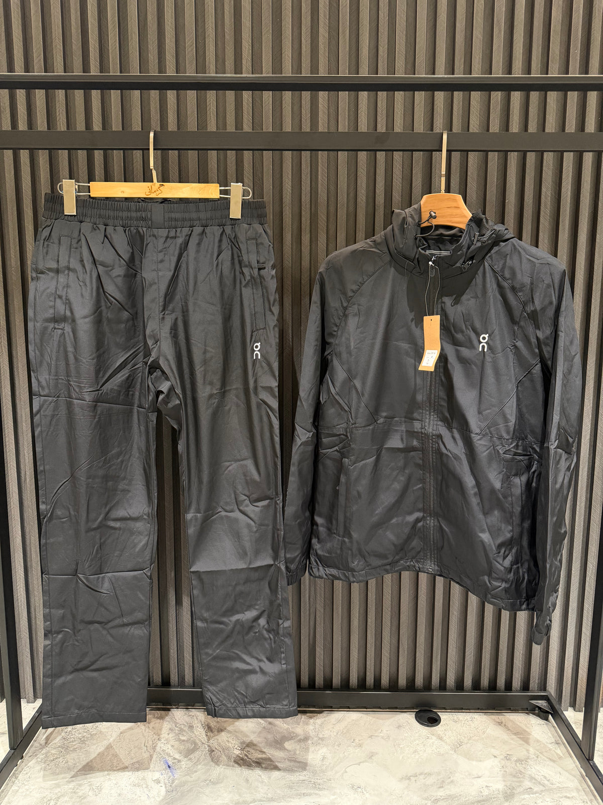 ON CLOUD TRACKSUIT