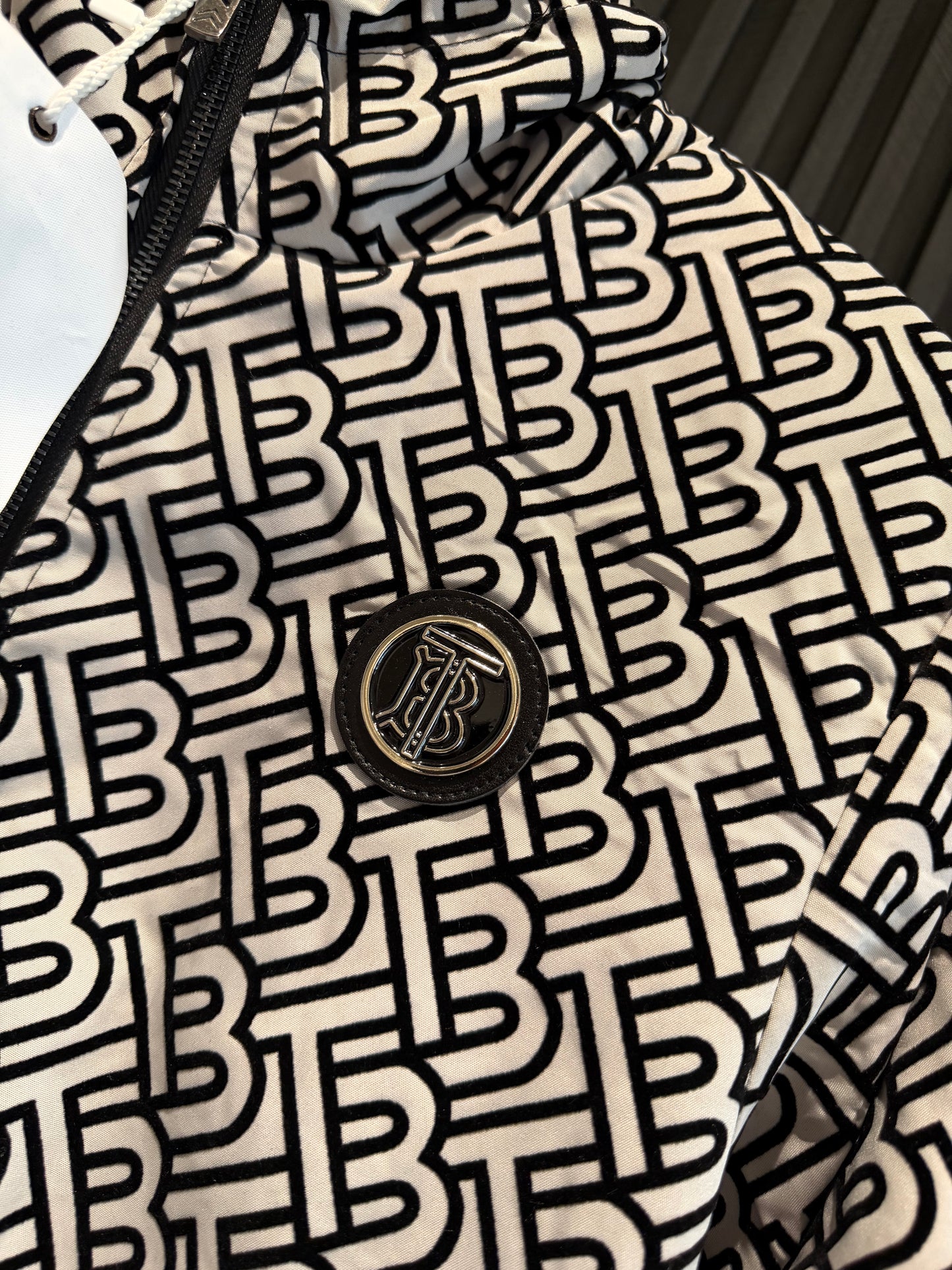 BURBERRY JACKET