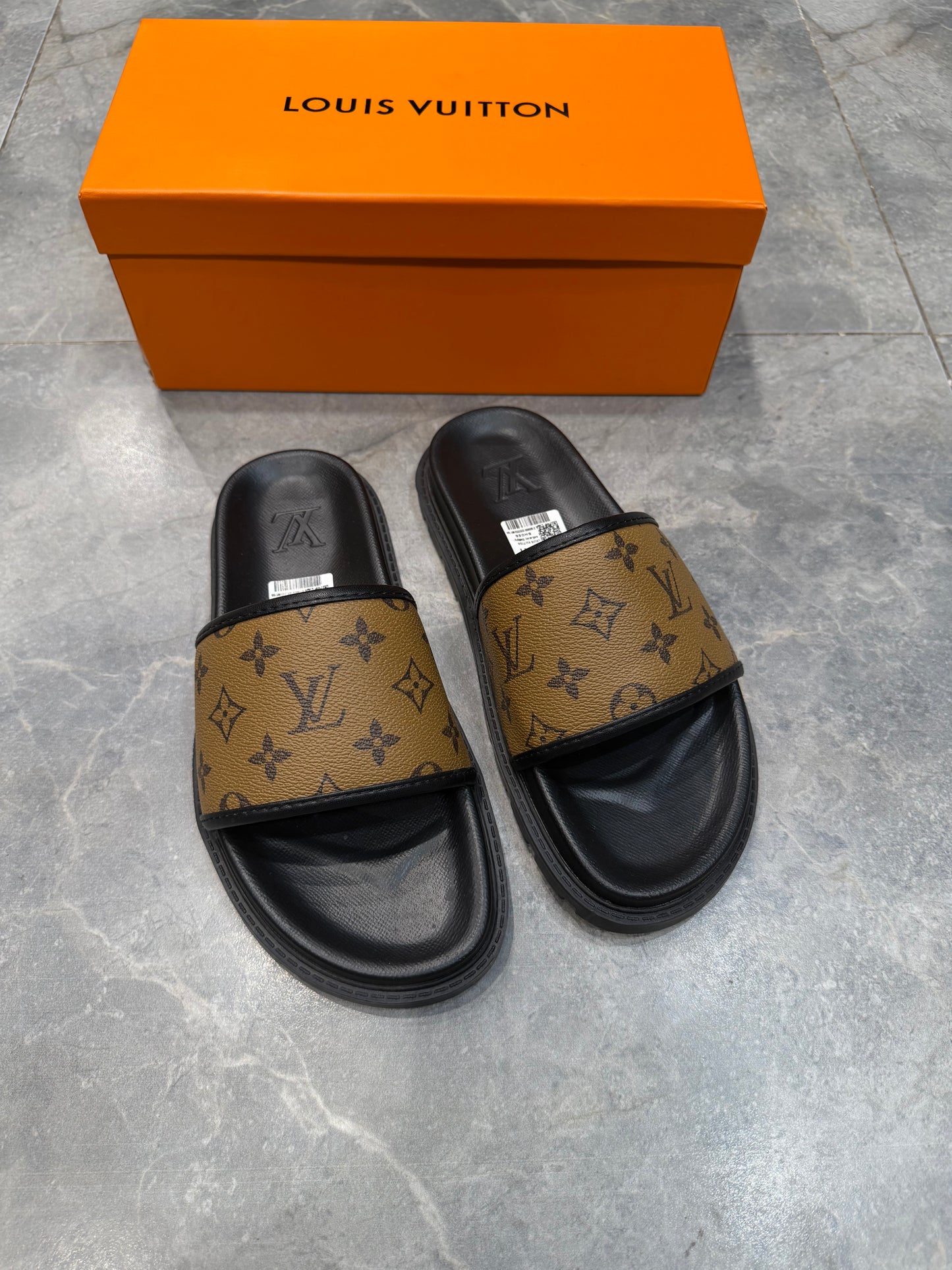 LV HIGH GRADE SLIPPER