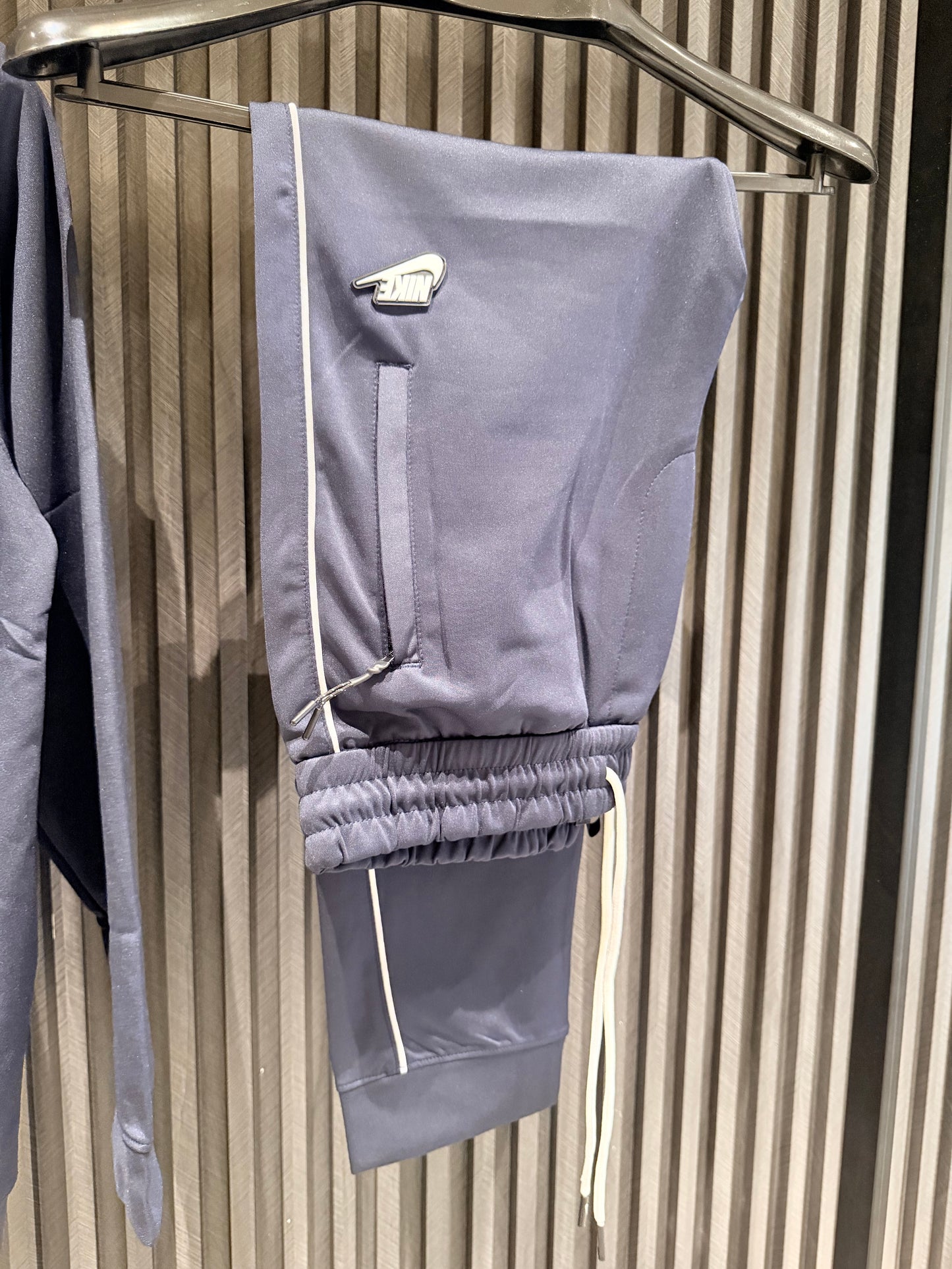 NIKE TRACKSUIT