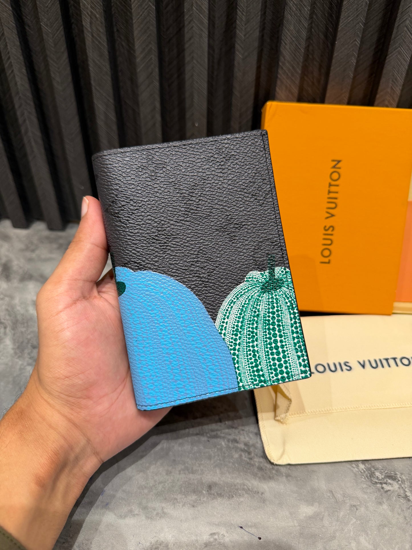 LV WALLET 1.1 GRADE