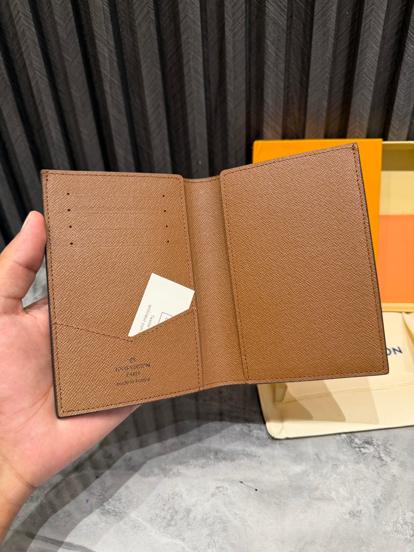 LV WALLET 1.1 GRADE