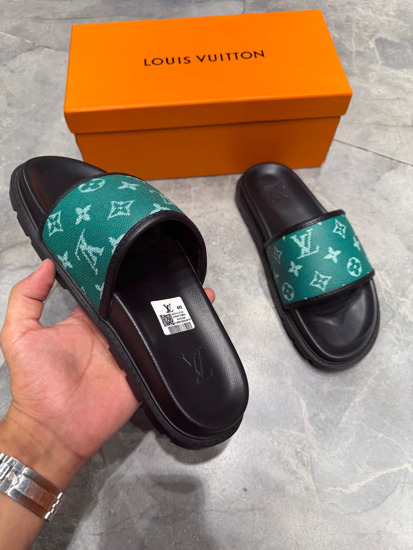LV HIGH GRADE SLIPPER