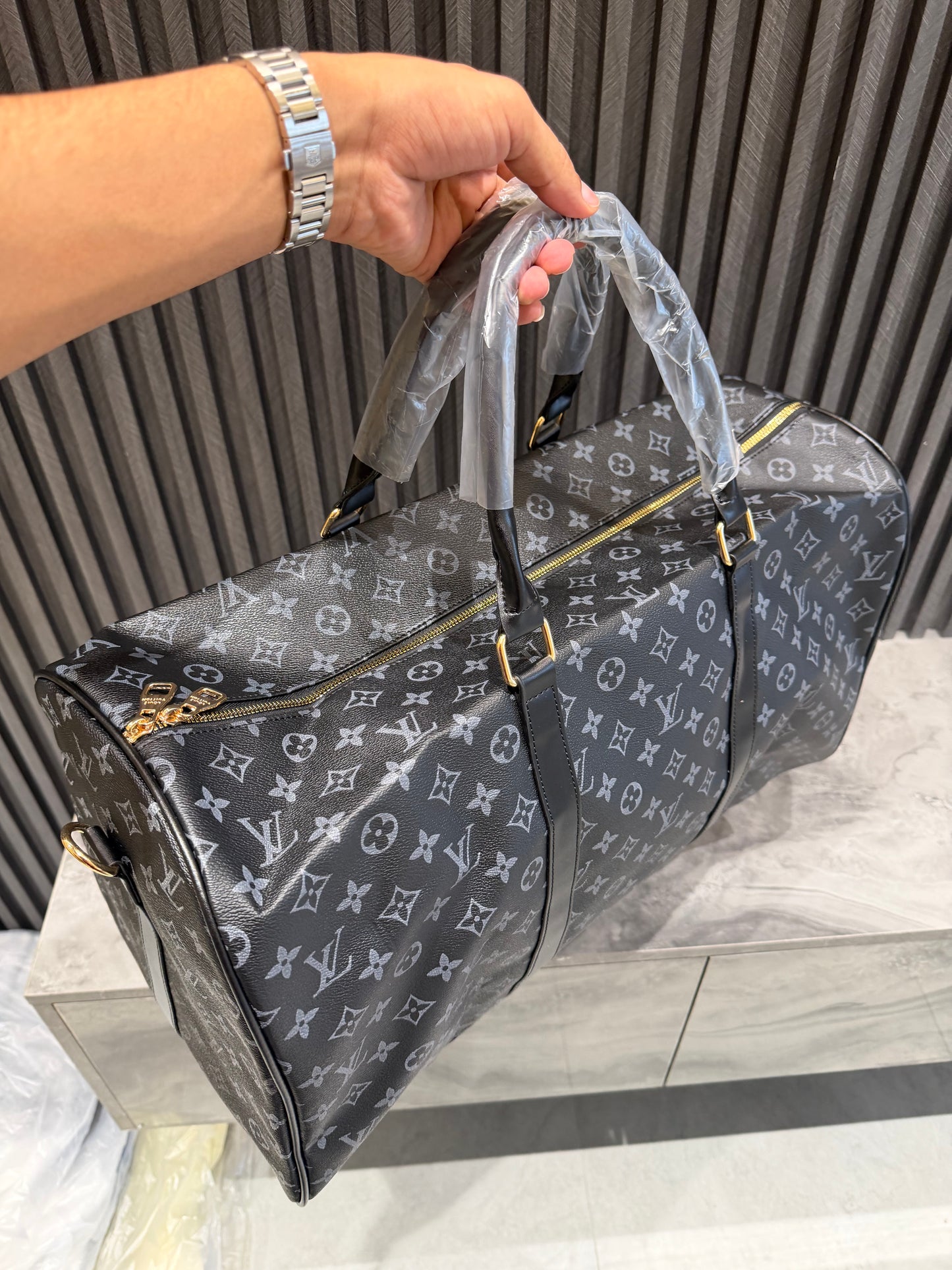 LV LUGGAGE BAG