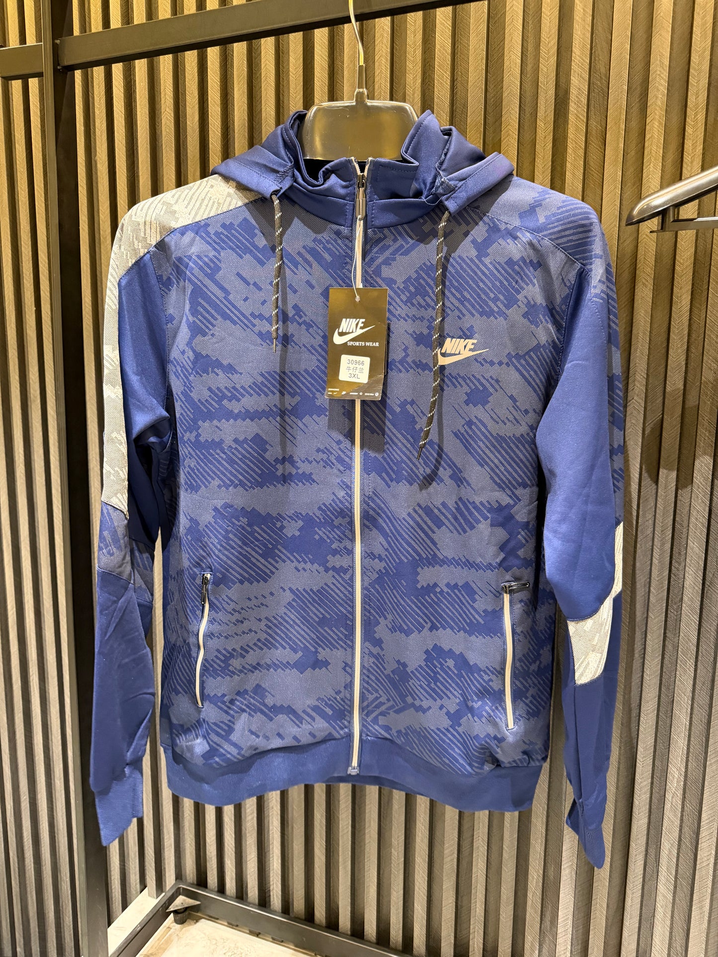 NIKE TRACKSUIT